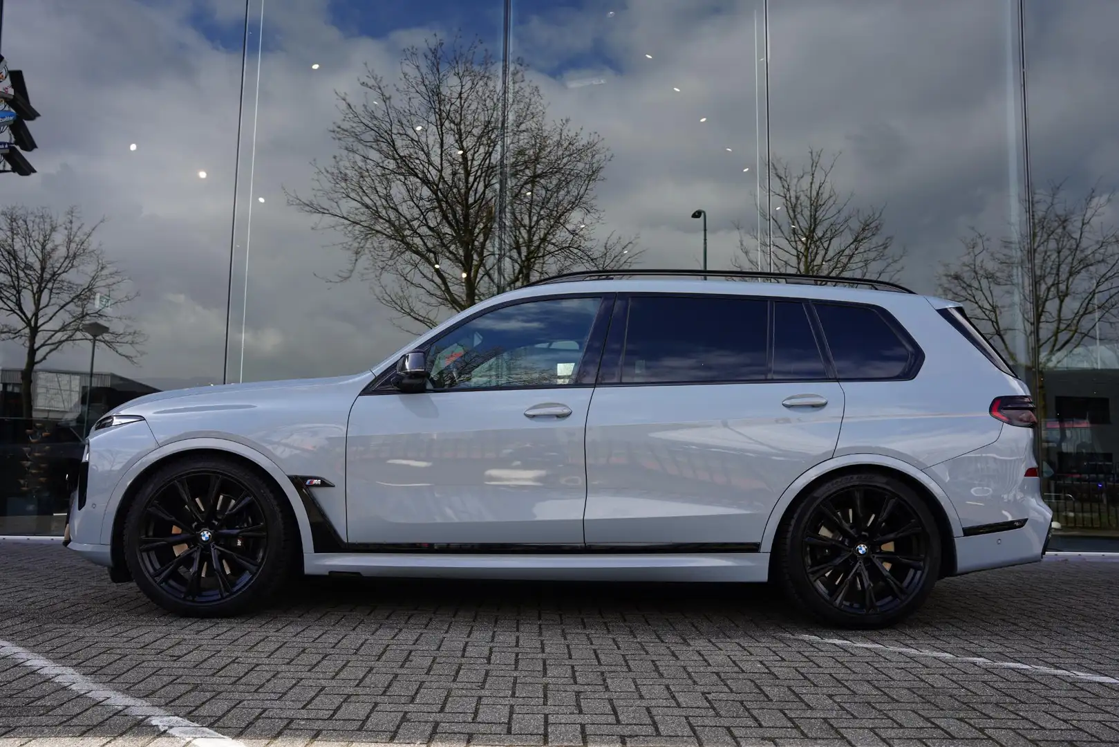 BMW X7 M 60 I X DRIVE 6 P / Individual / Sky Lounge / BTW Gris - 2
