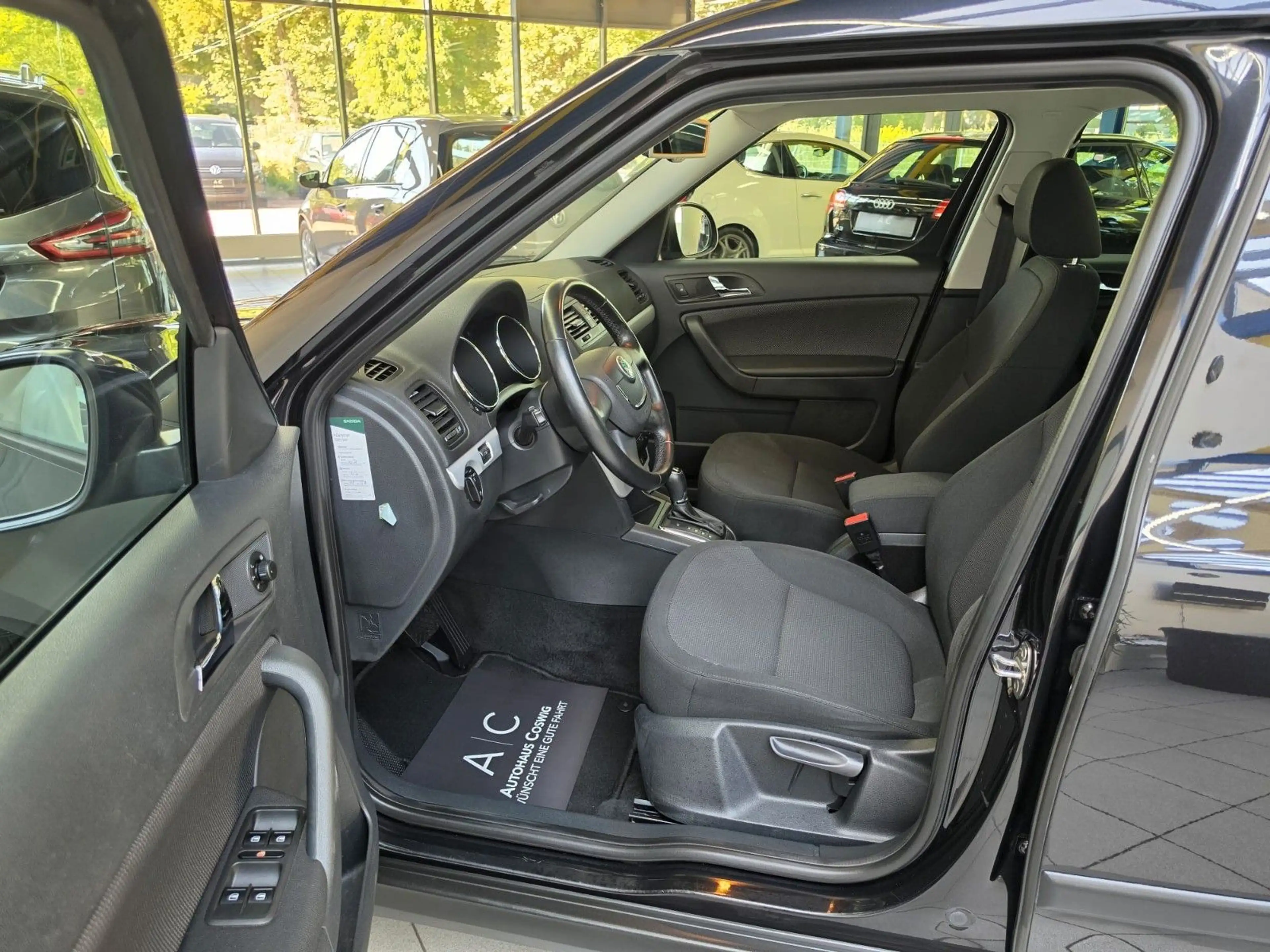 Skoda Yeti Ambition Plus Edition 4x4,Automatik,2.Hand — photo 13