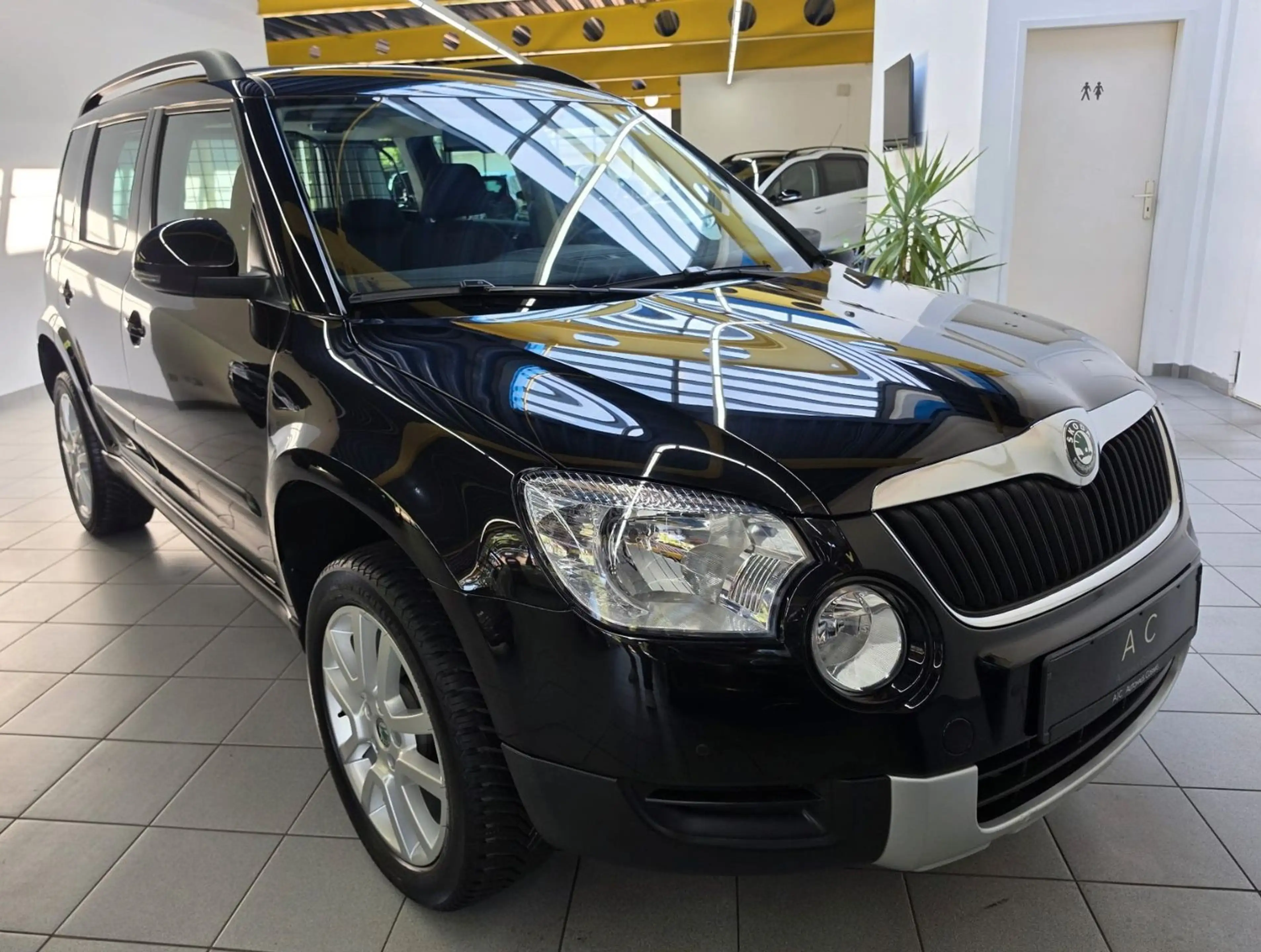 Skoda Yeti Ambition Plus Edition 4x4,Automatik,2.Hand — photo 3