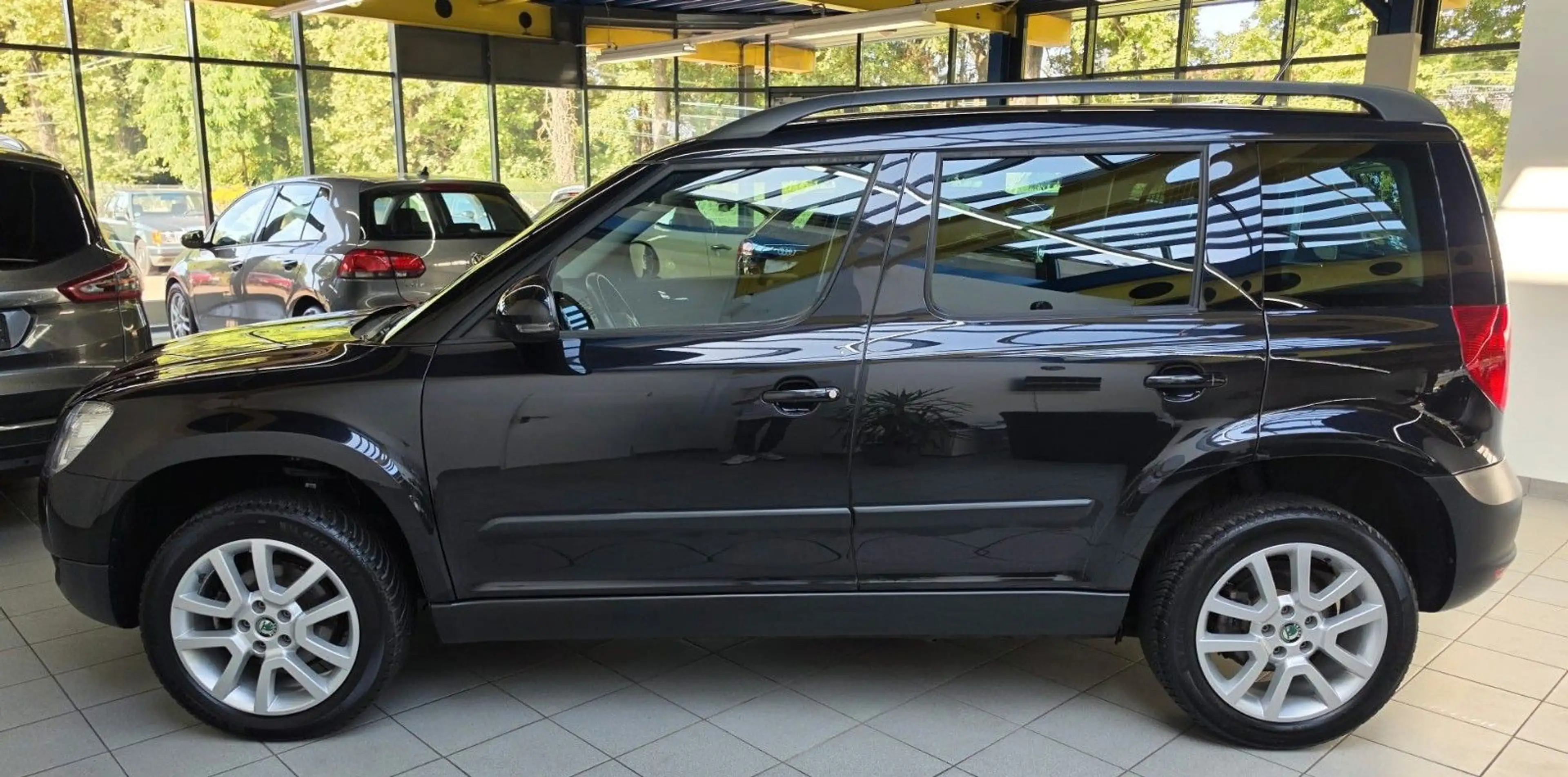 Skoda Yeti Ambition Plus Edition 4x4,Automatik,2.Hand — photo 8
