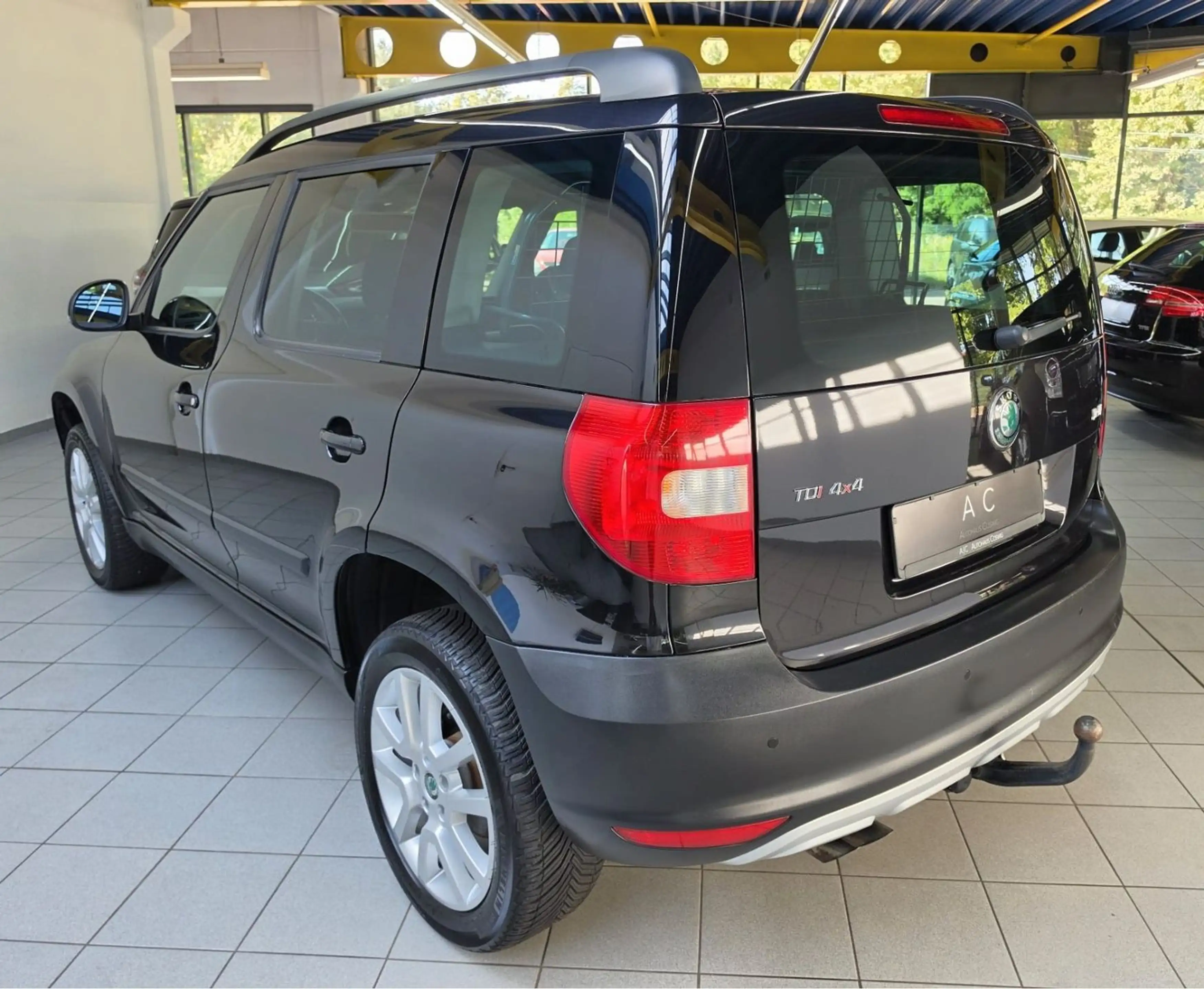 Skoda Yeti Ambition Plus Edition 4x4,Automatik,2.Hand — photo 2