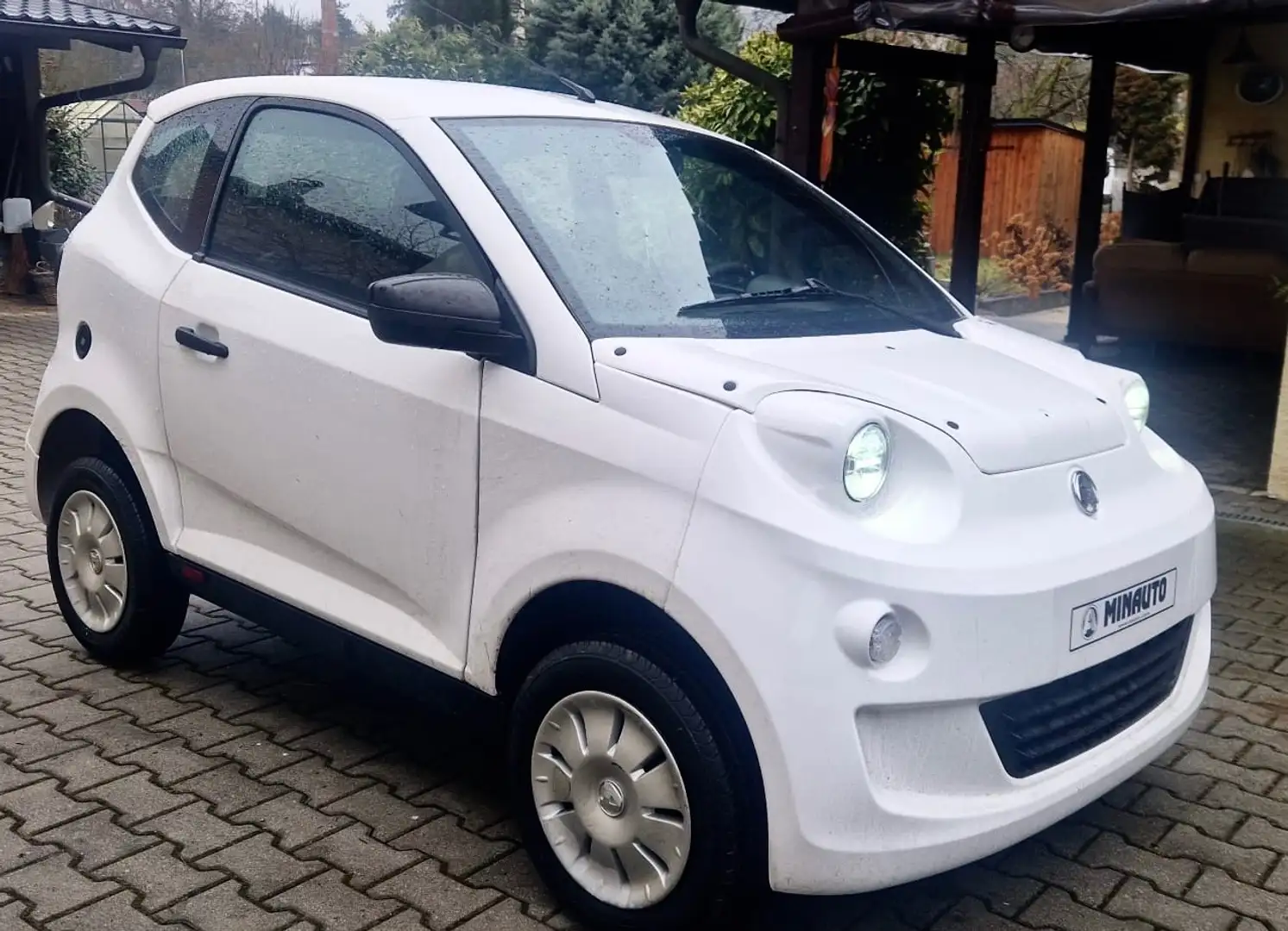 Minauto Access LED Kubota Z482 45 km/h Weiß - 2