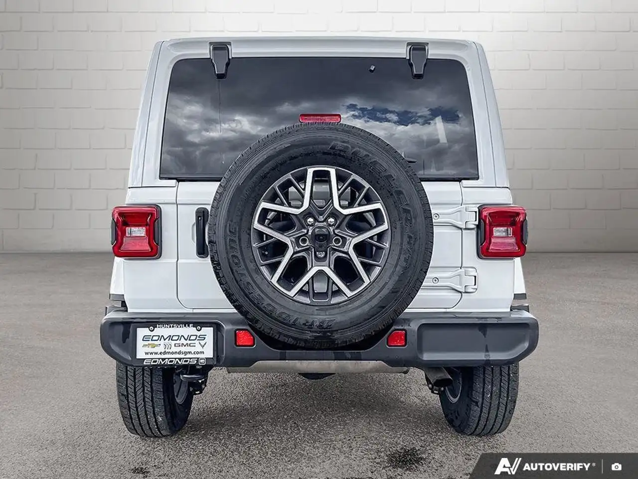 Jeep Wrangler снимка Jeep Wrangler