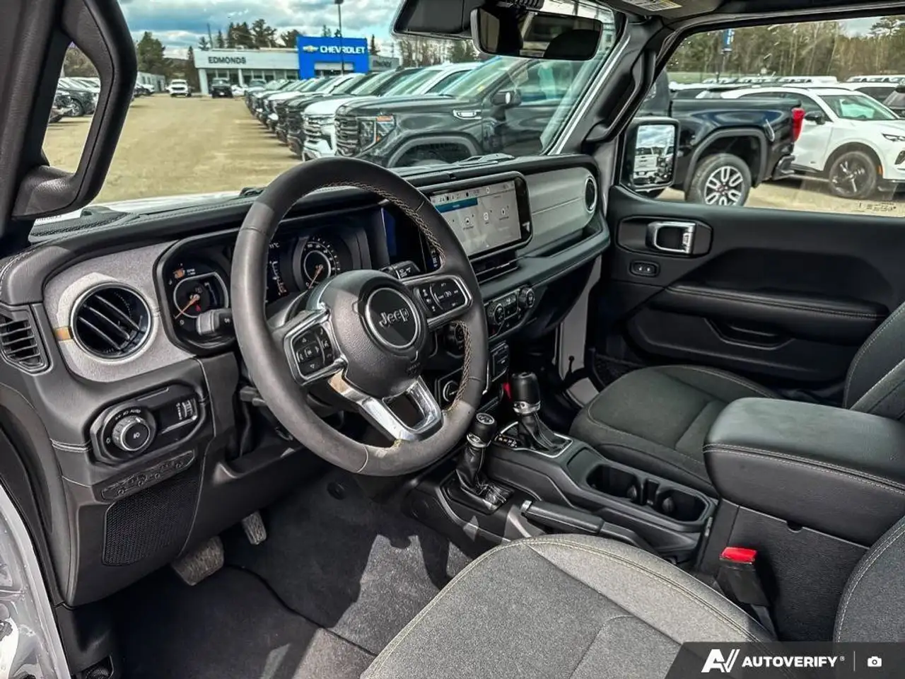 Jeep Wrangler снимка Jeep Wrangler