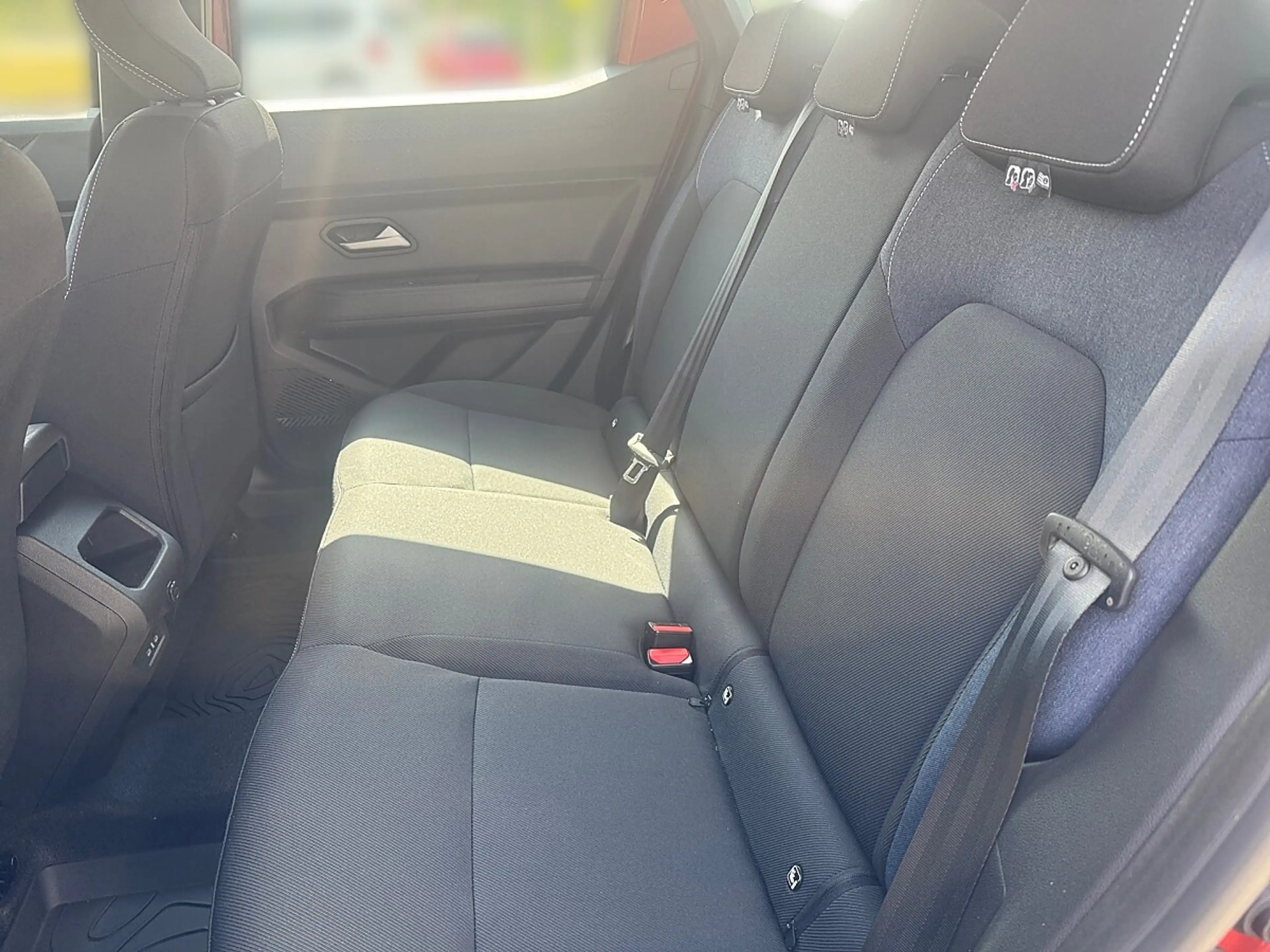 Dacia Duster Expression TCe 130 4WD — photo 11