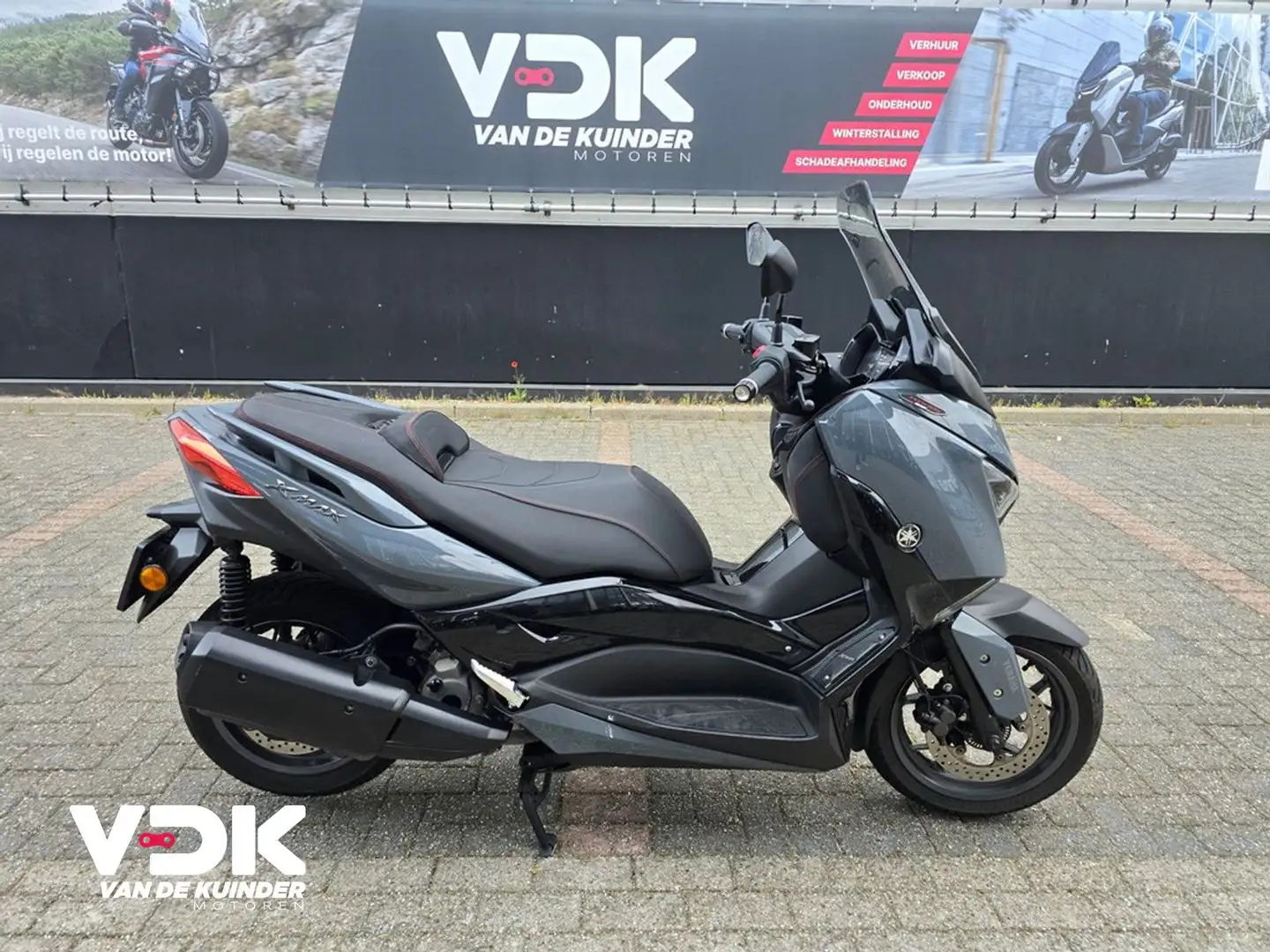 Yamaha X-Max 300 TECH MAX Grigio - 1