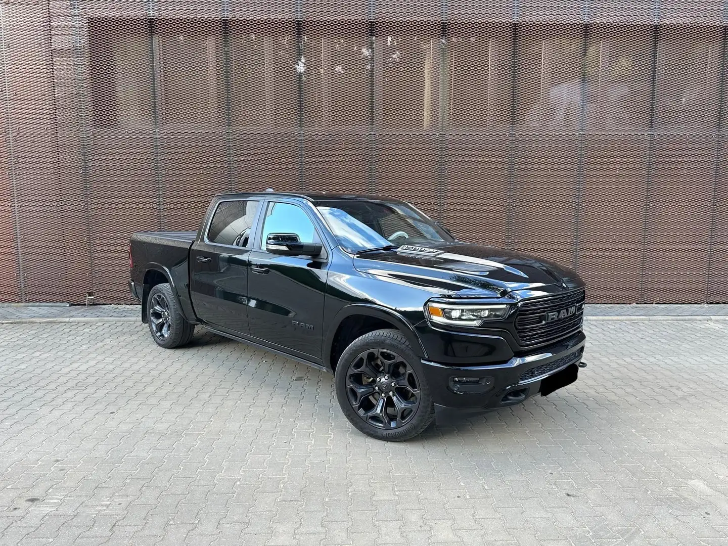 Dodge RAM Limited Night Edition, 4x4, LED, Pano, 22" Noir - 2