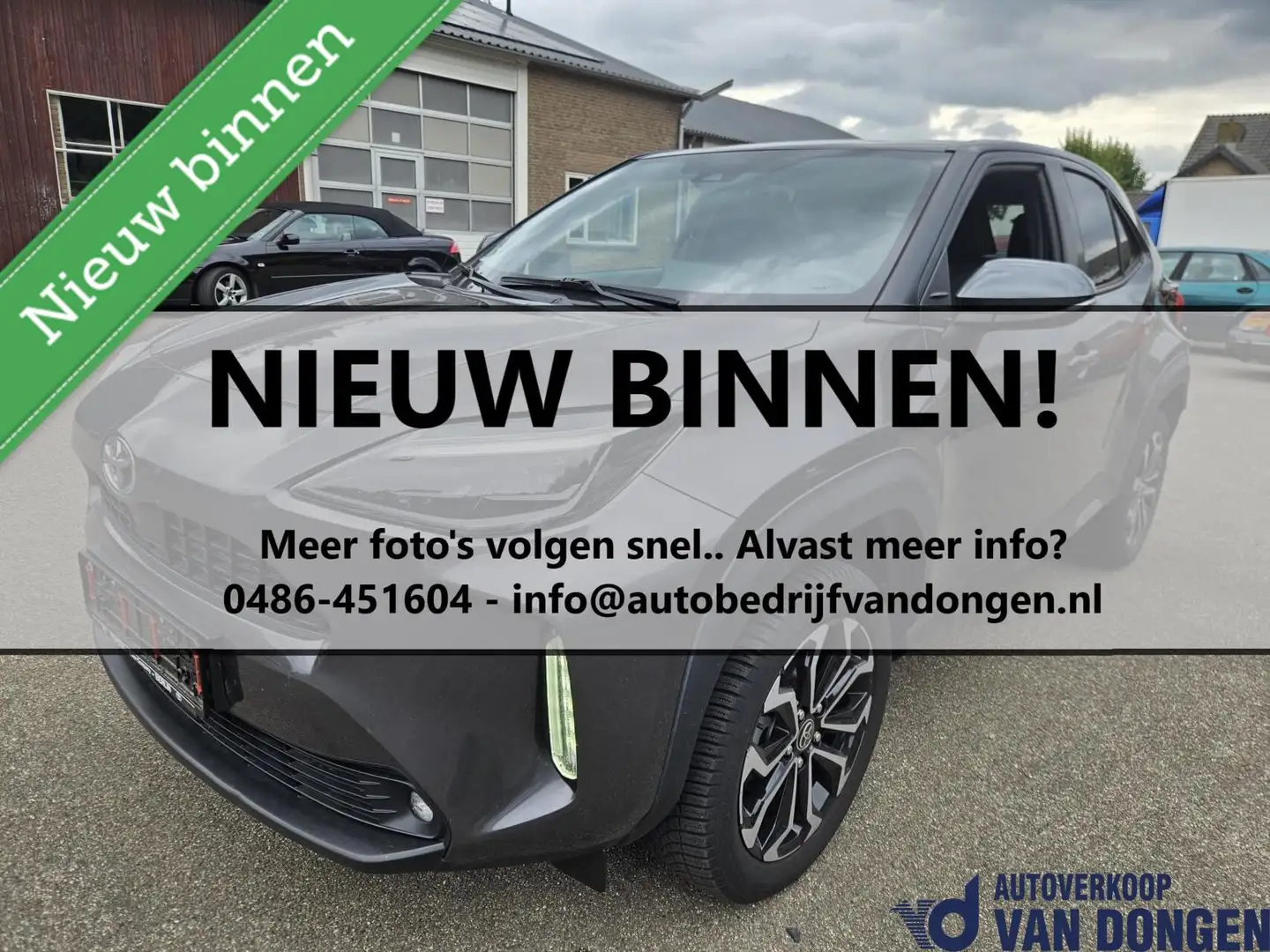 Toyota Yaris Cross 1.5 Dynamic | Hybrid | Carplay / Navi / Camera / K Grijs - 2