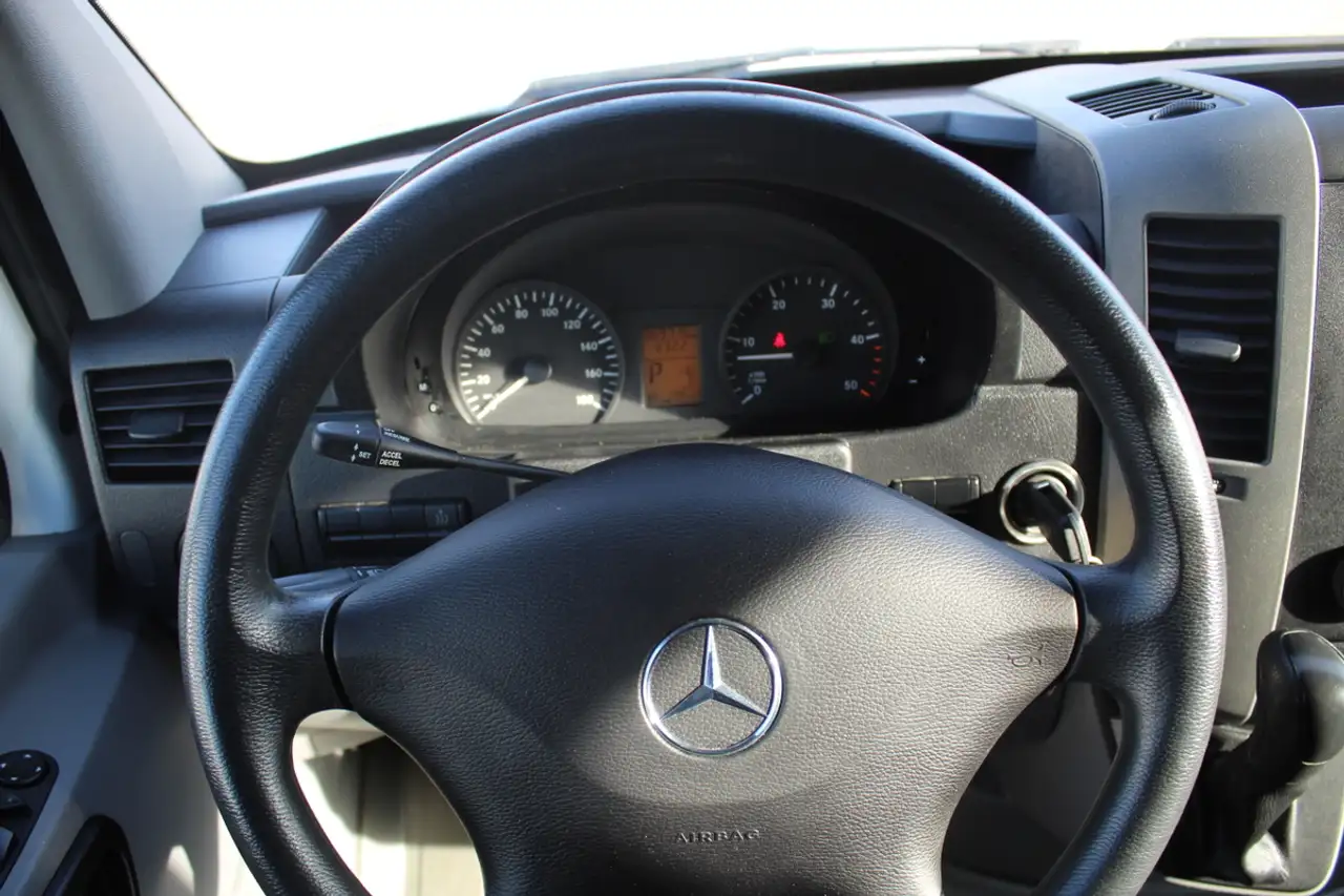 Mercedes-Benz Sprinter снимка Mercedes-Benz Sprinter