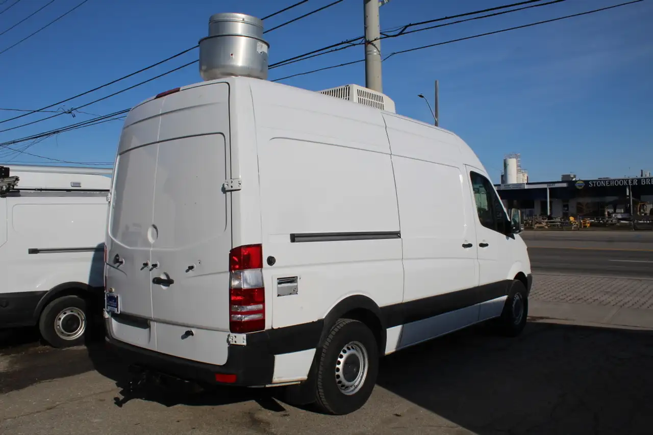 Mercedes-Benz Sprinter снимка Mercedes-Benz Sprinter