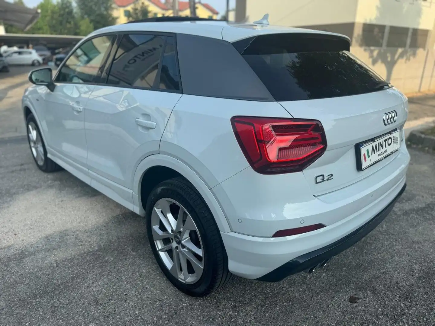 Audi Q2 2.0 TDI 190 CV quattro S tronic Sport Bianco - 2