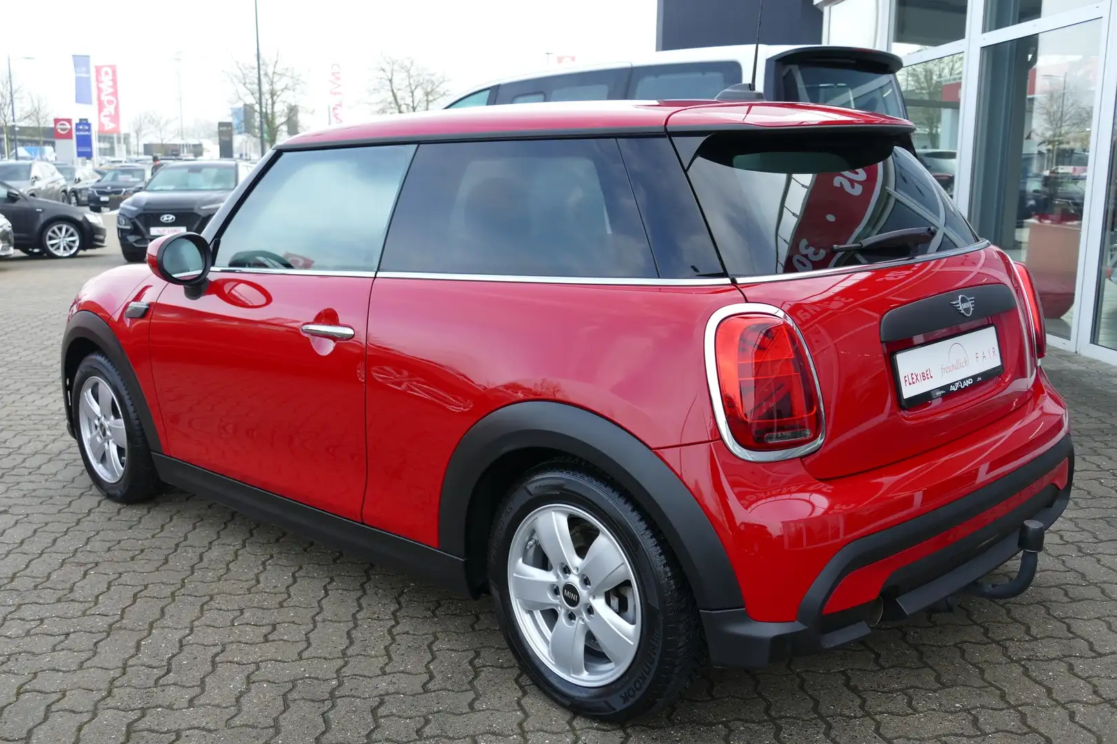 MINI One Mini 1.5 One Classic Trim Tempomat Panorama AHK Rouge - 2