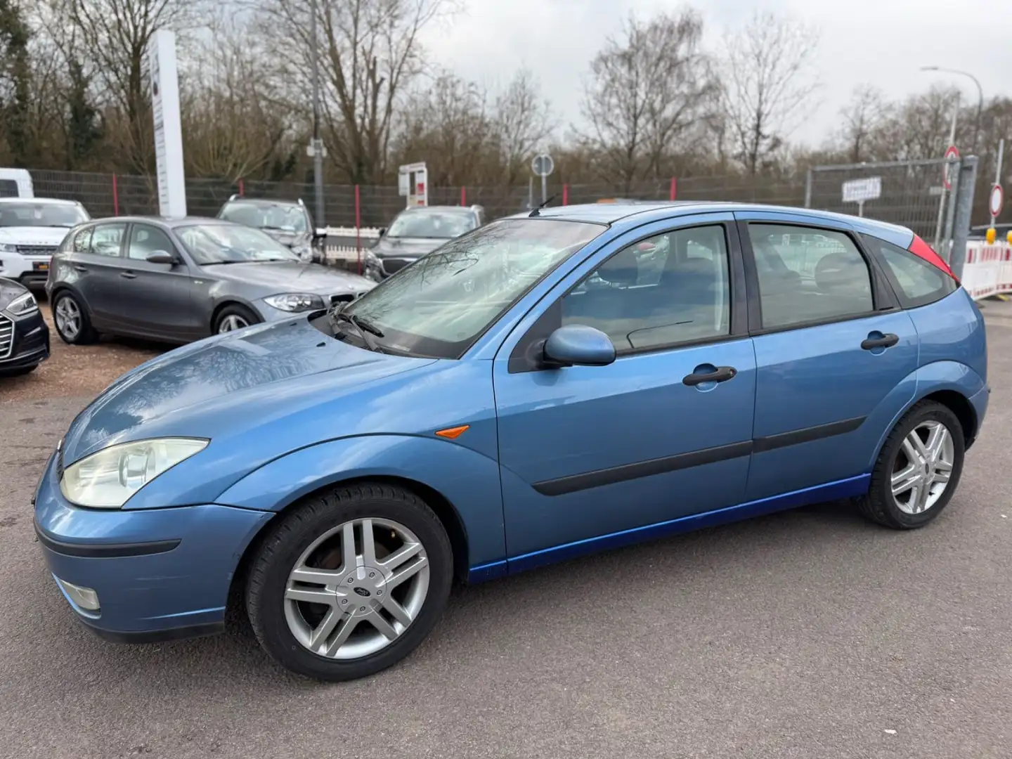 Ford Focus 1.6i Lim. Albastru - 1