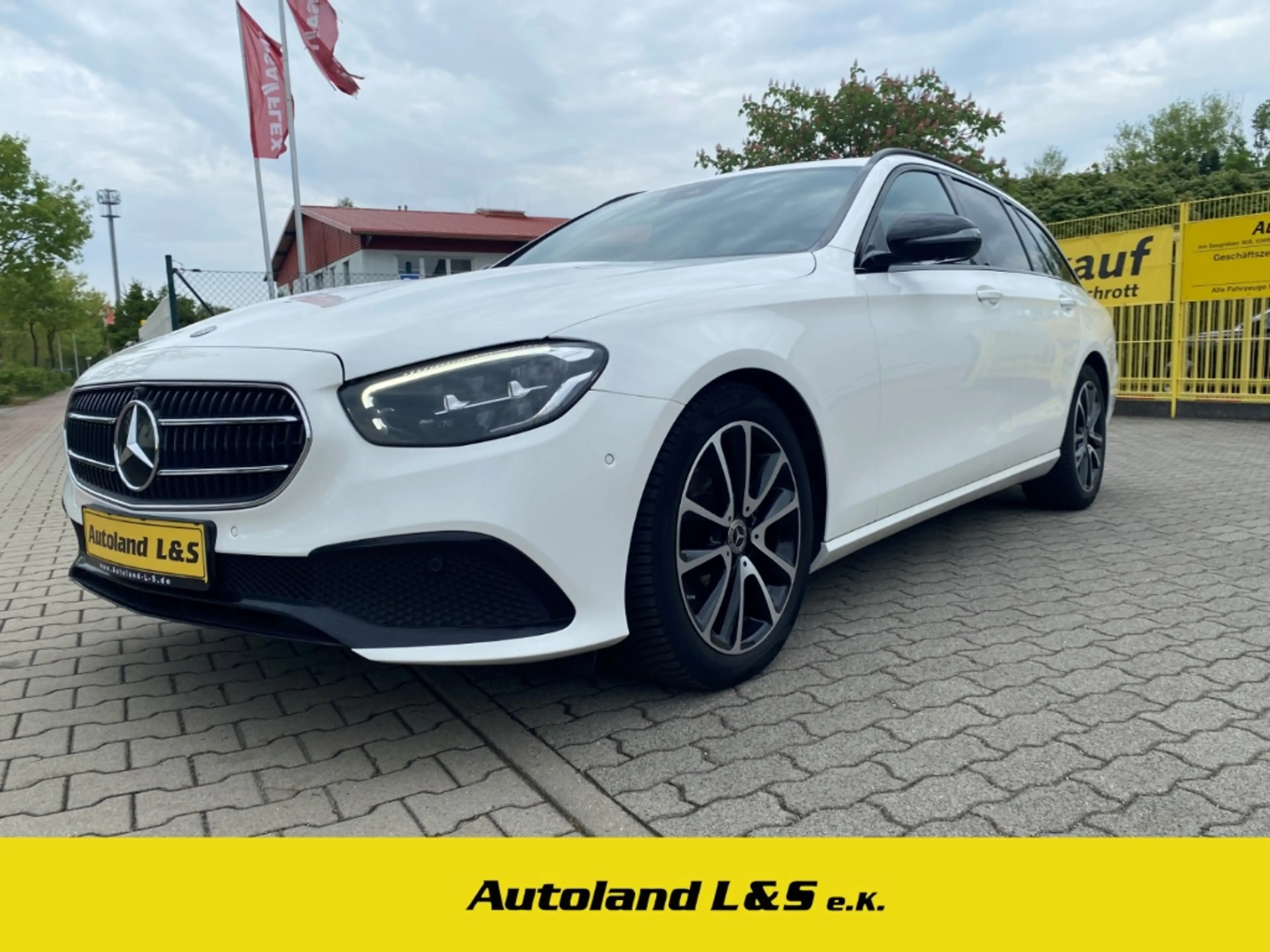 Mercedes-Benz E 200 D T-Modell,AVANTGARDE,LED,SH,PDC,Kamera,Alus,Navi,