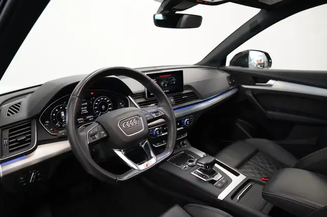 Audi Q5 view 6