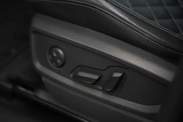 Audi Q5 view 18