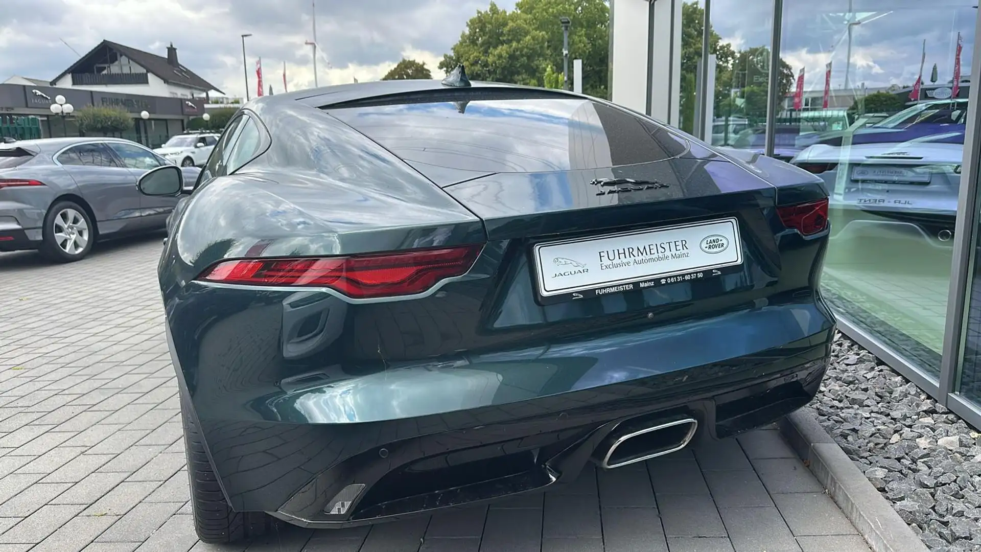 Jaguar F-Type Coupé P300 R-Dynamic Vert - 2