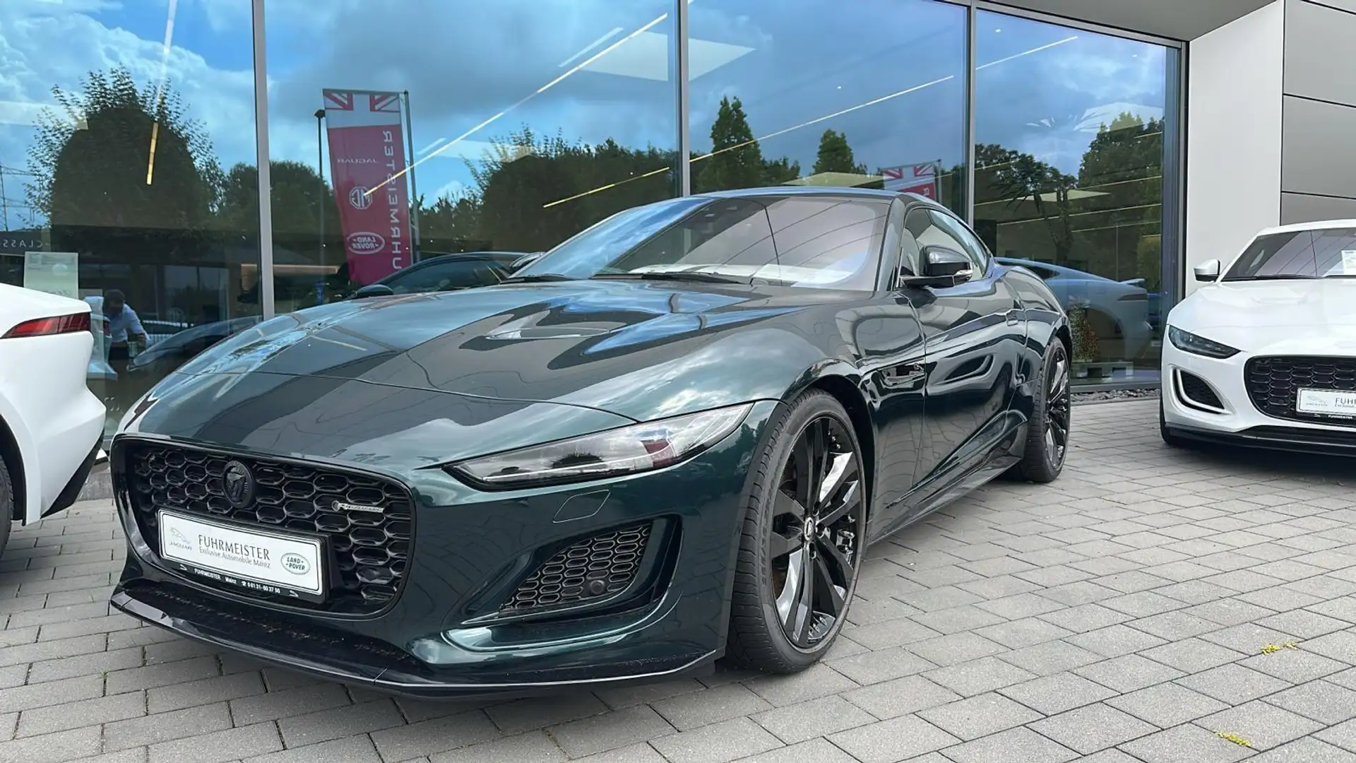 Jaguar F-Type Coupé P300 R-Dynamic Vert - 1