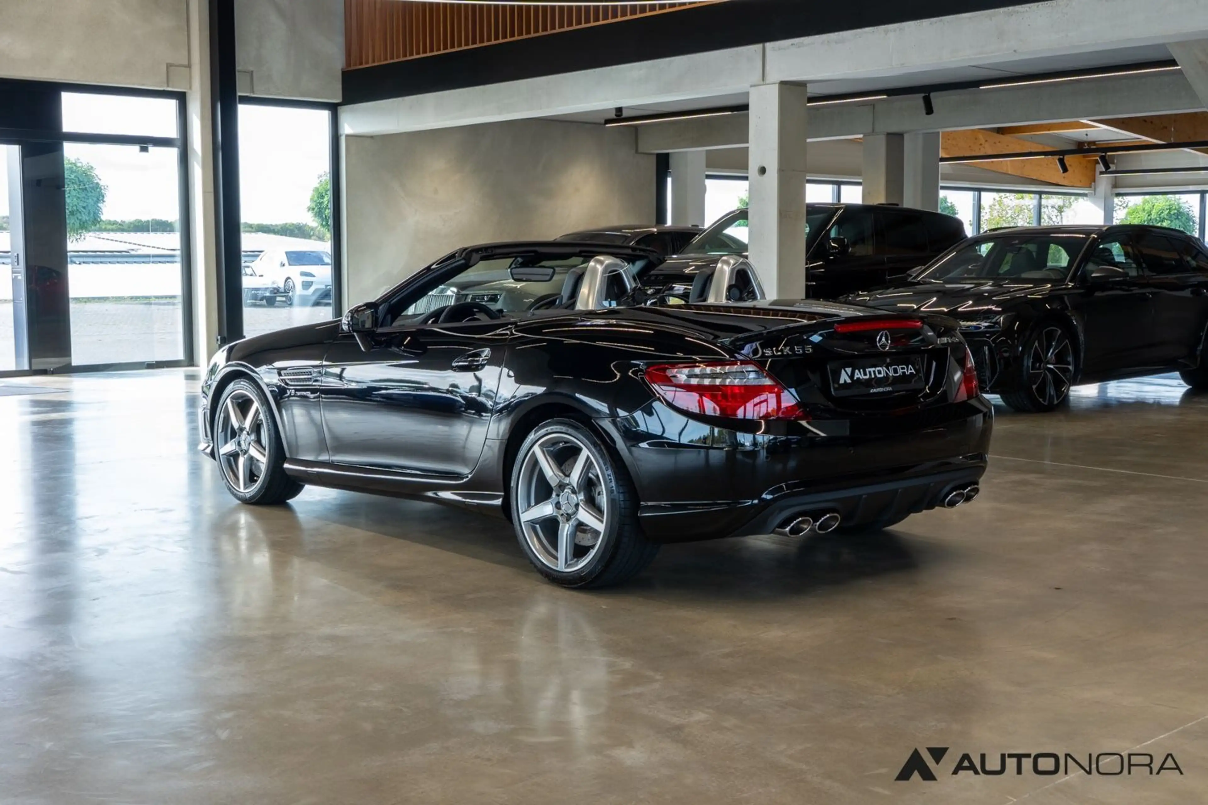 Mercedes-Benz SLK 55 AMG Handling & Driver's Package ILS — photo 2