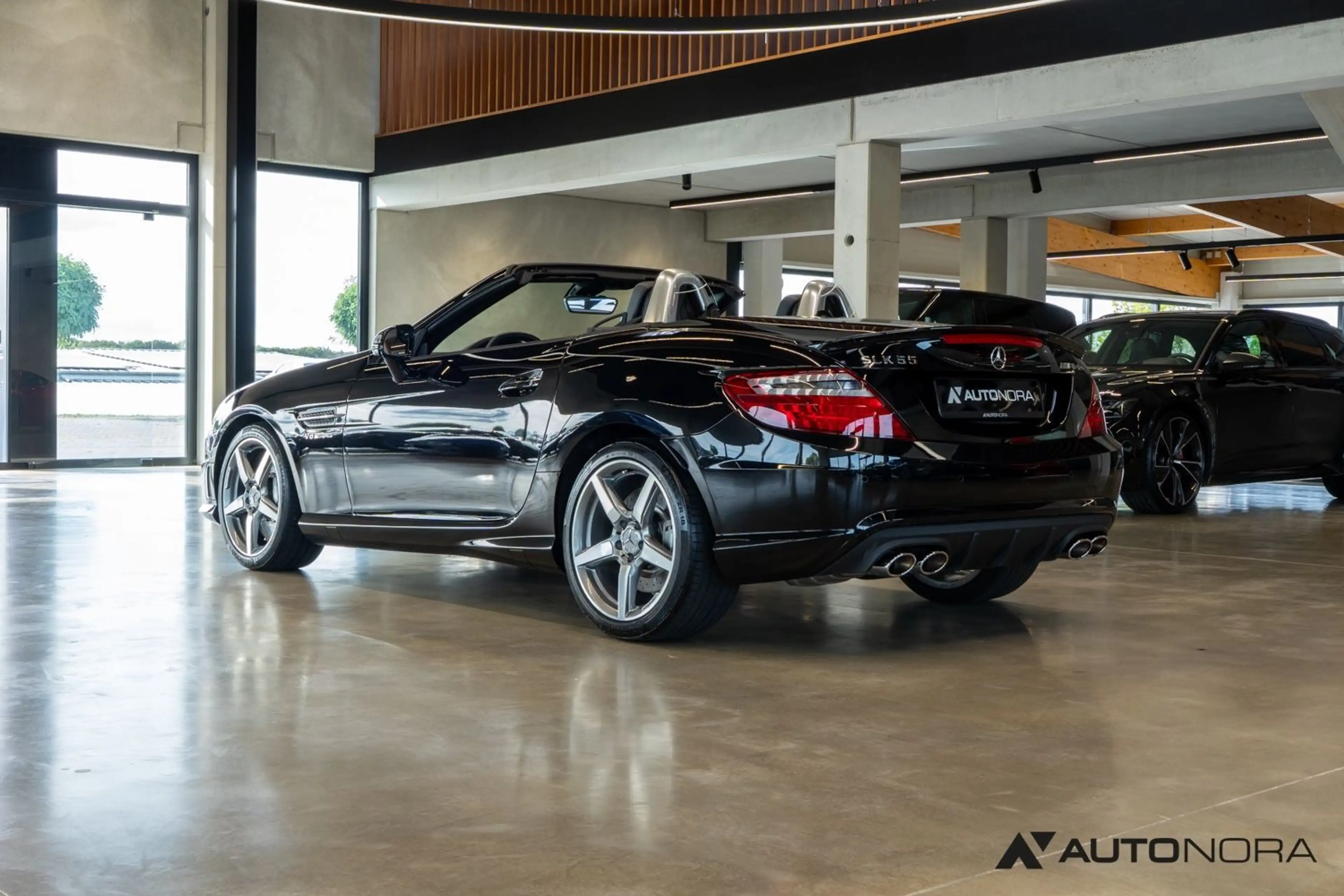 Mercedes-Benz SLK 55 AMG Handling & Driver's Package ILS — photo 8