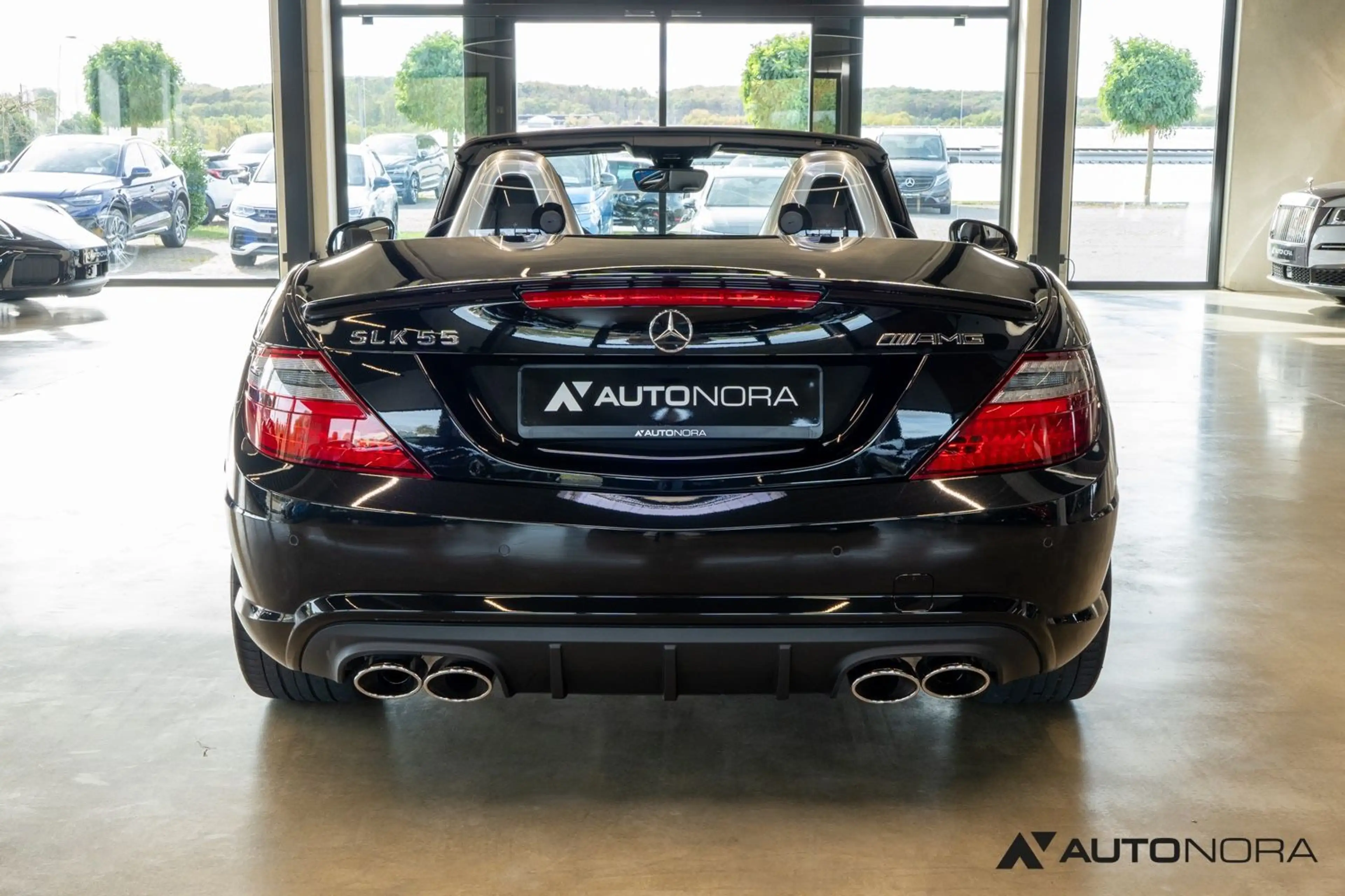 Mercedes-Benz SLK 55 AMG Handling & Driver's Package ILS — photo 9