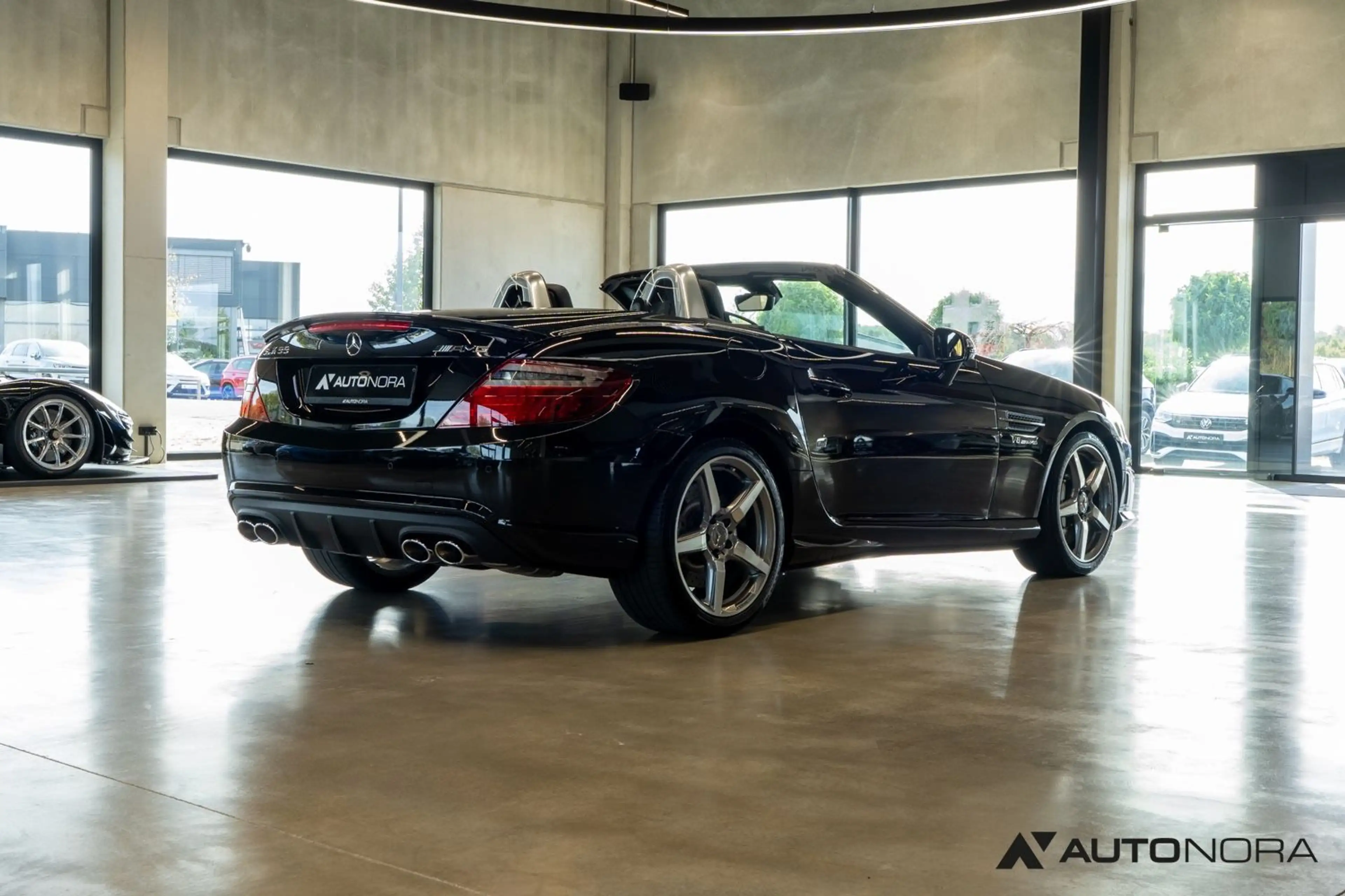 Mercedes-Benz SLK 55 AMG Handling & Driver's Package ILS — photo 14