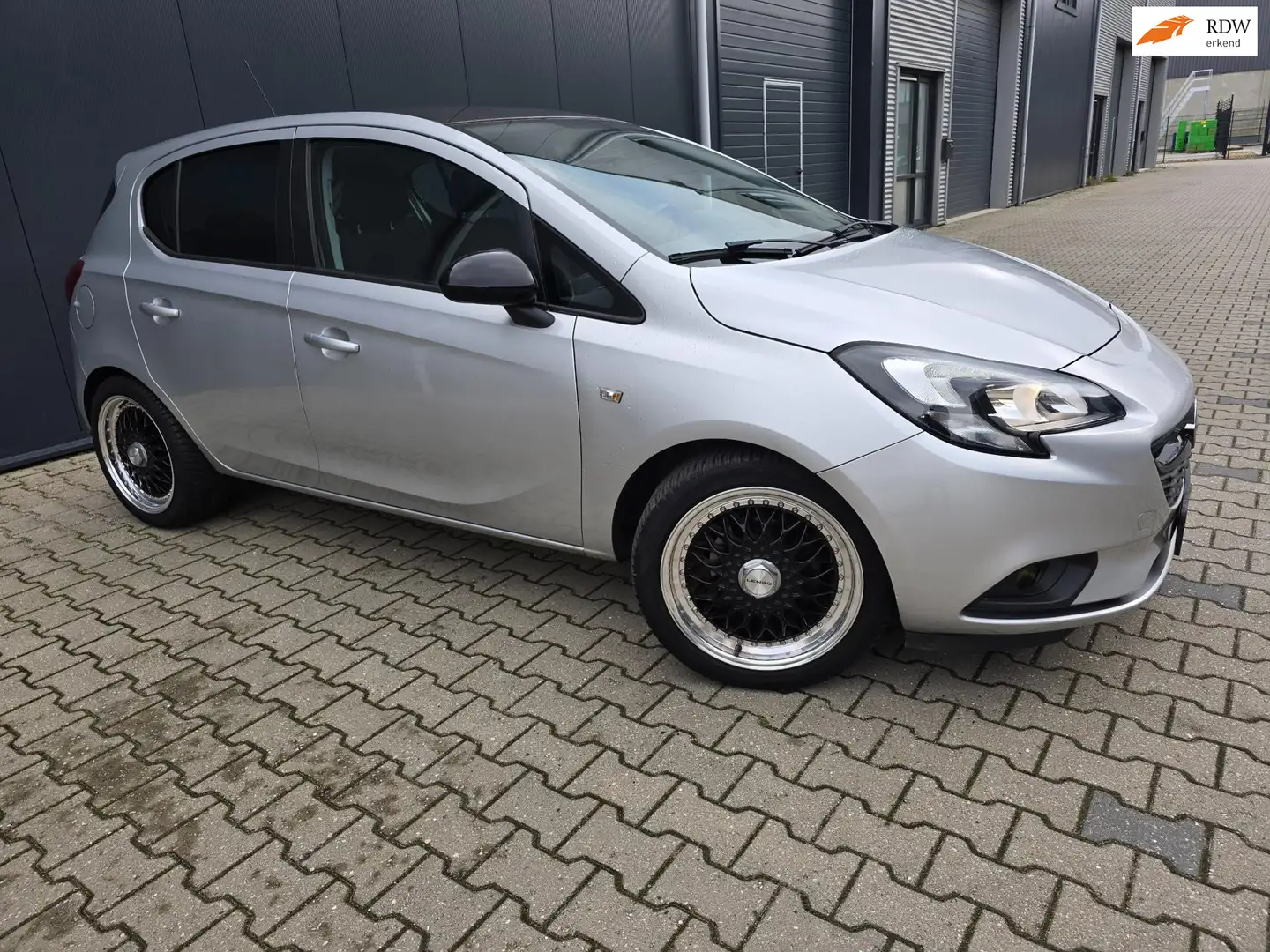 Opel Corsa 1.2 Cosmo Edition Rijdt als nieuw Gris - 1