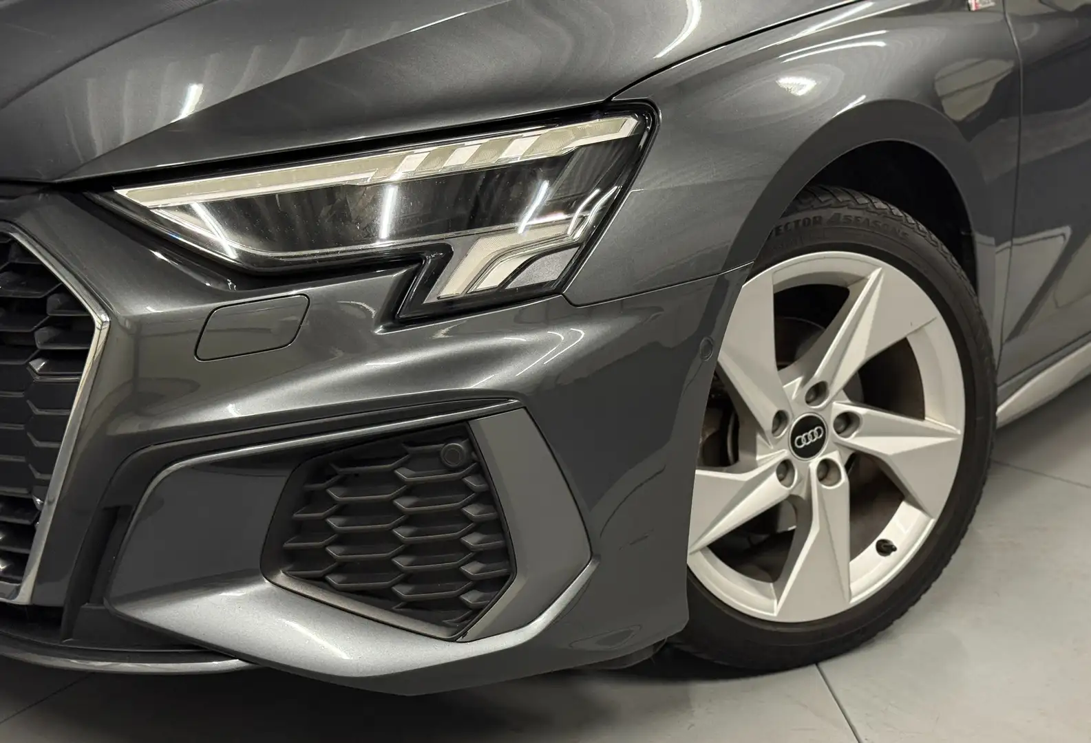 Audi A3 Sportback 30 TDI S-Line *NAVI*KAMERA*LED* Grey - 2