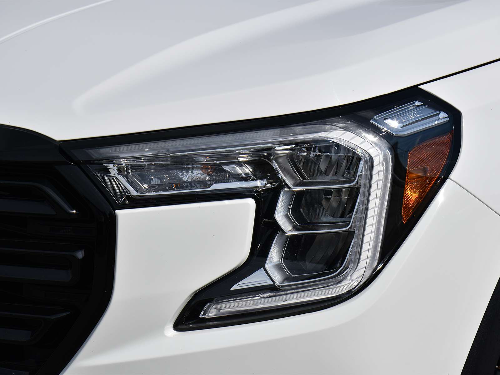 2024 GMC Terrain Elevation | SLE AWD 1.5L | Remote Start | photo 3