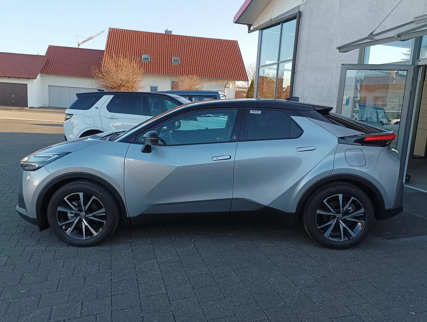 Toyota C-HR 1.8 Hybrid Team Deutschland Technik Paket Silber - 2