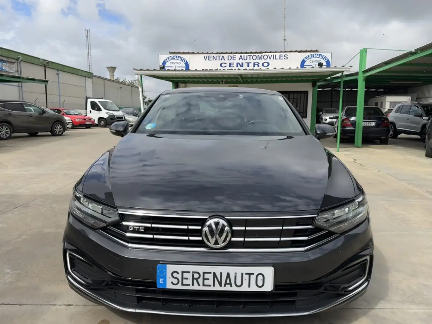 Volkswagen Passat GTE 1.4 TSI e-Power Schwarz - 2