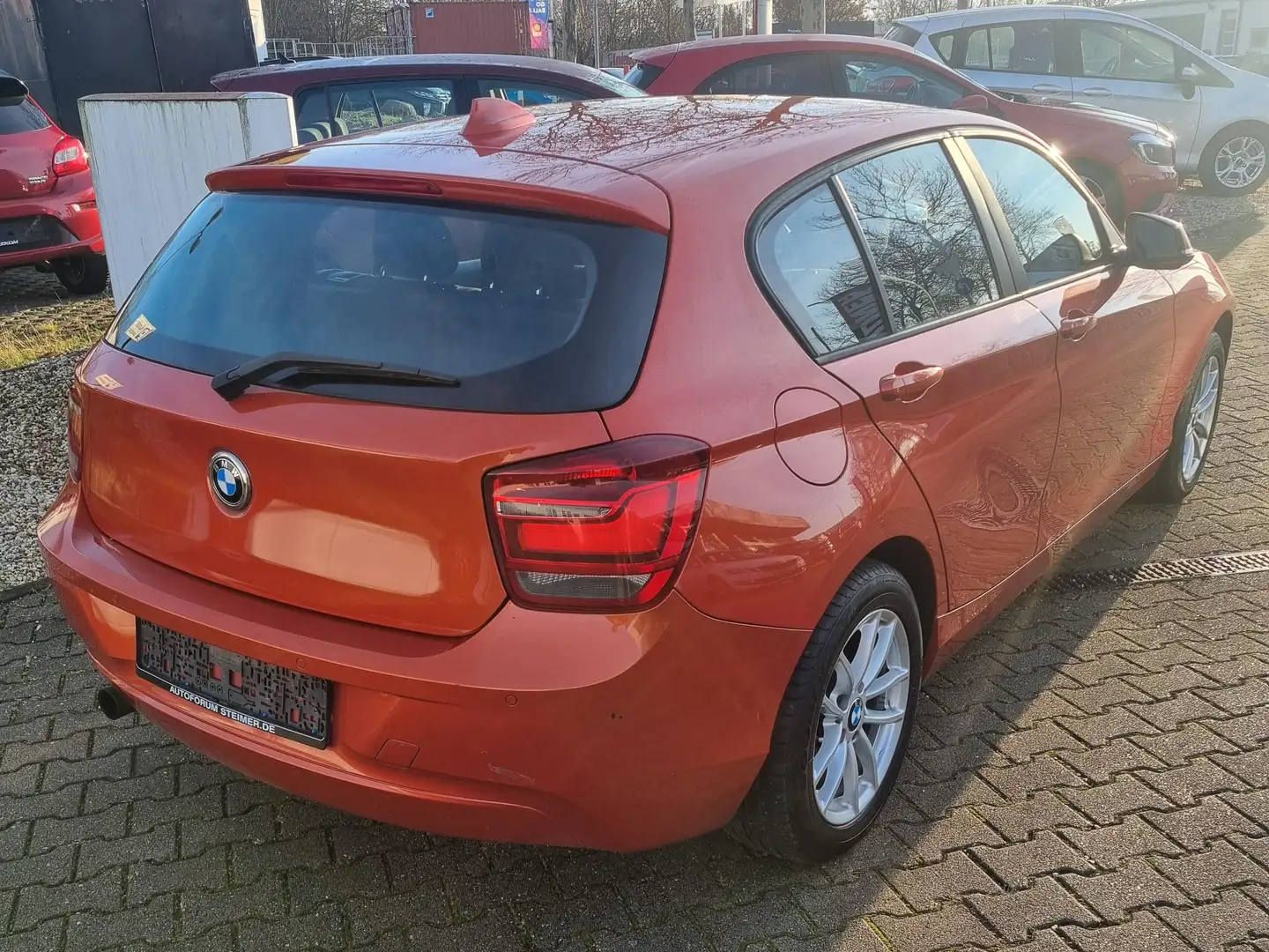 BMW 116 116 i Orange - 2