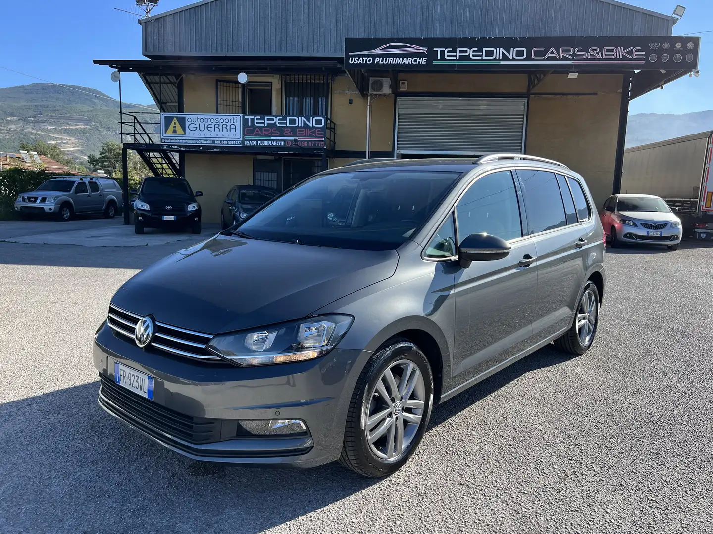 Volkswagen Touran 1.6 tdi Highline 115cv 7 Posti Grigio - 1