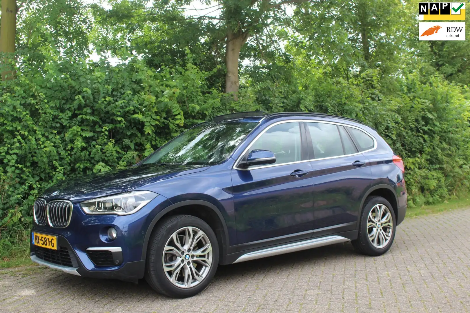 BMW X1 XDrive20i xLine *1e EIG ! *HUD *Pano *Leer *Camera Blauw - 1