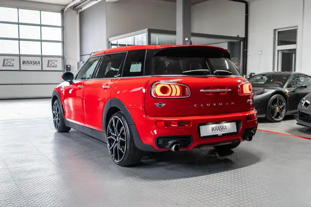 Mini Hatch view 11