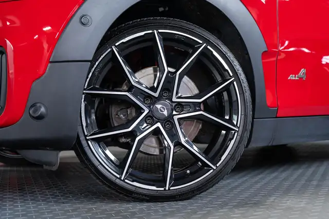 Mini Hatch view 3
