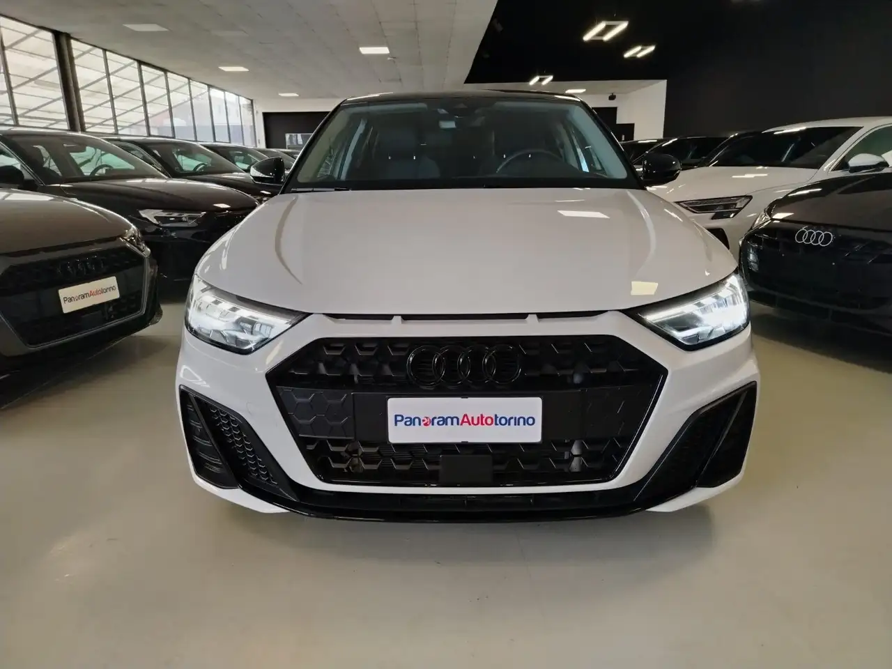 Audi A1 SPB 30 TFSI S tronic Identity Black, миниатюра 3