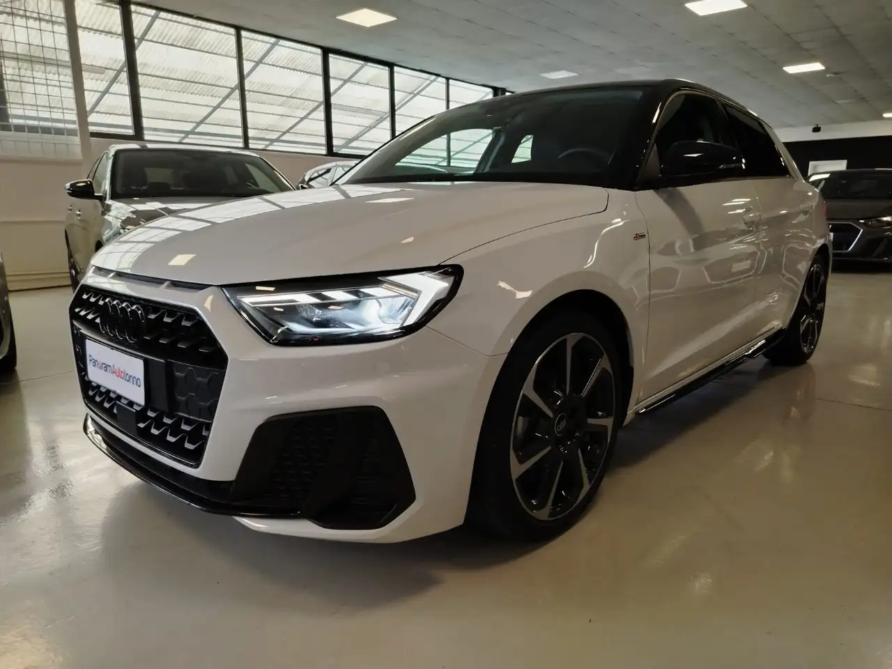 Audi A1 SPB 30 TFSI S tronic Identity Black, миниатюра 2