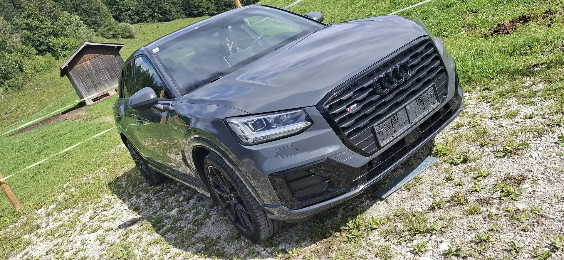 Audi Q2 2,0 TDI quattro S-tronic Sport Grau - 2