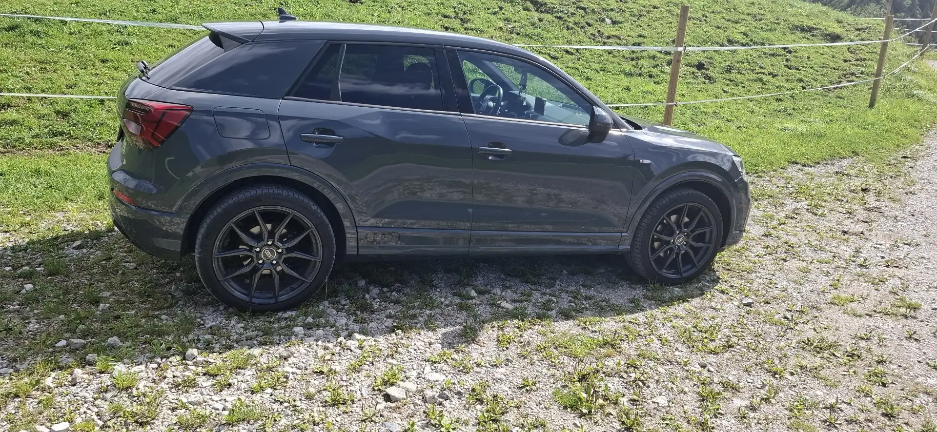 Audi Q2 2,0 TDI quattro S-tronic Sport Grau - 1