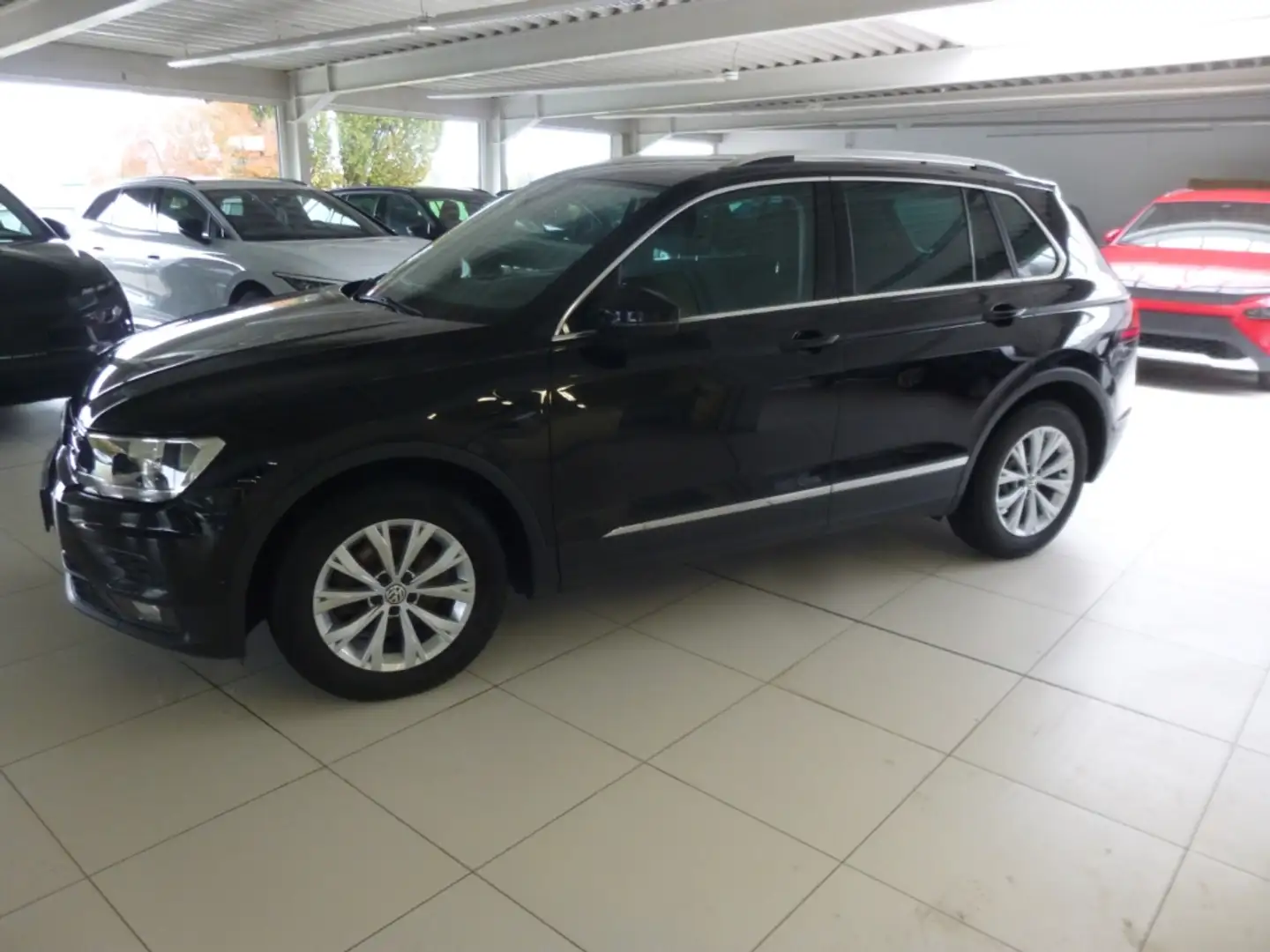 Volkswagen Tiguan Comfortline BMT Start-Stopp Schwarz - 2