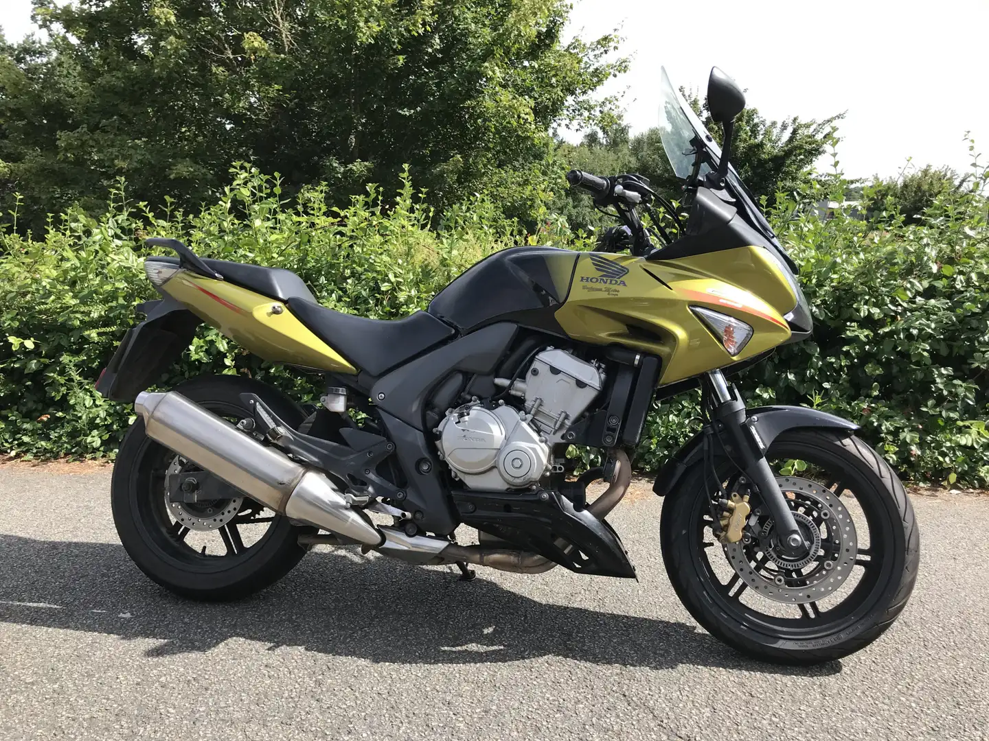 Honda CBF 600 Jaune - 1
