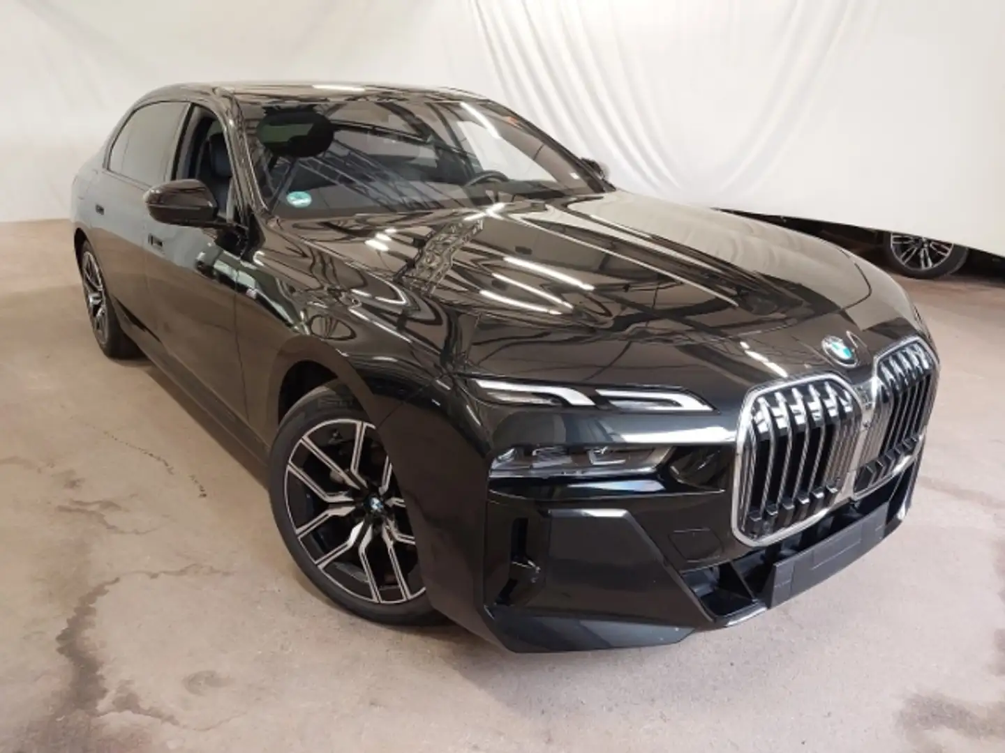 BMW 740 d xD M-Sport 20'' Pano AHK IconicGlow DA+ PA+ UPE Schwarz - 2