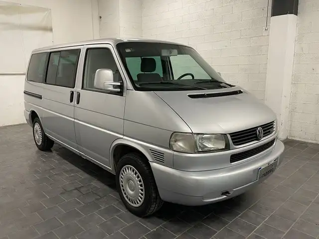 Volkswagen T4 Caravelle 2.5 TDI 102CV Highline-8PTI-UNIPRO