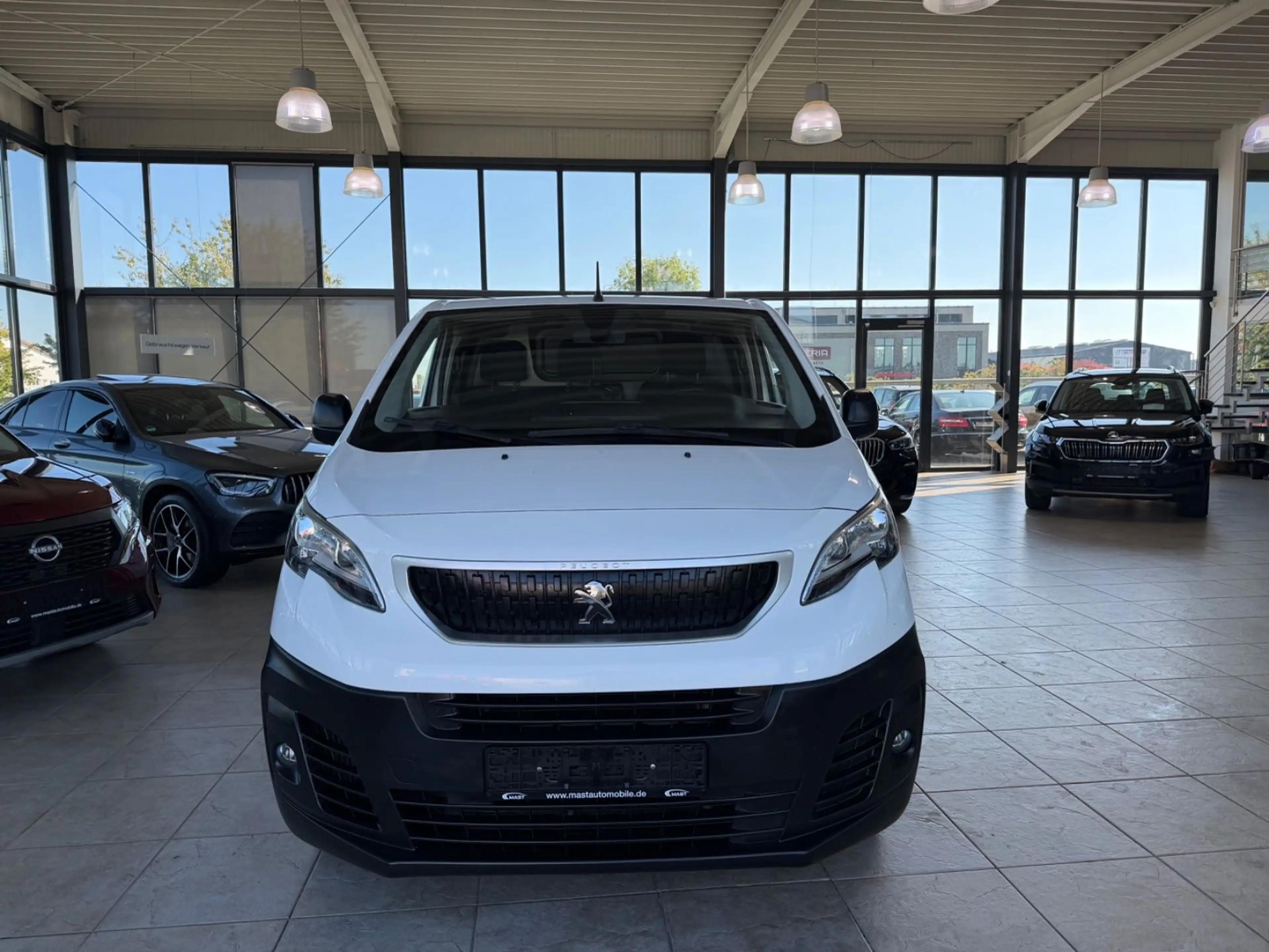 Peugeot Expert Premium L2 Isolierkastenwagen — photo 2