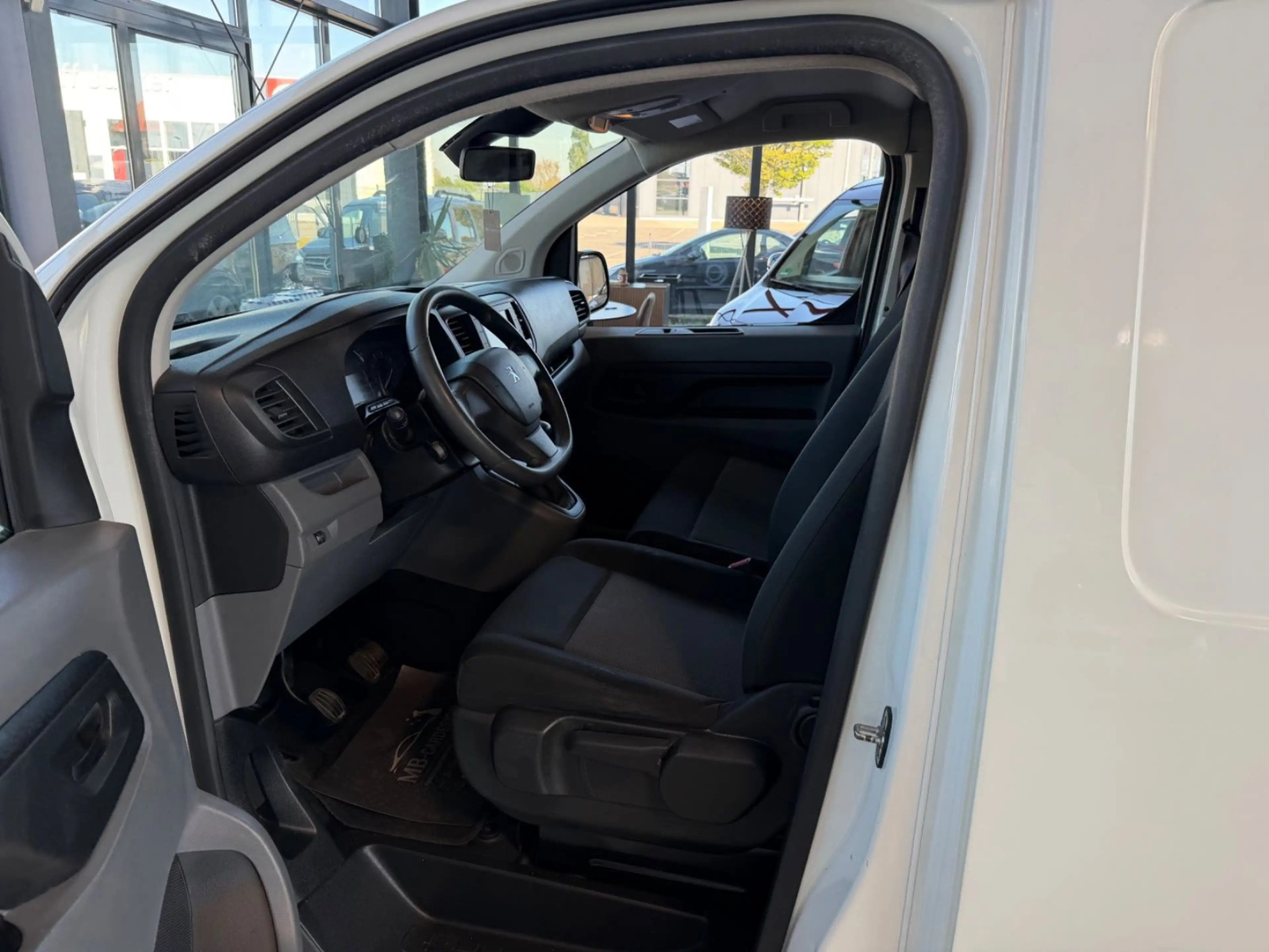 Peugeot Expert Premium L2 Isolierkastenwagen — photo 15