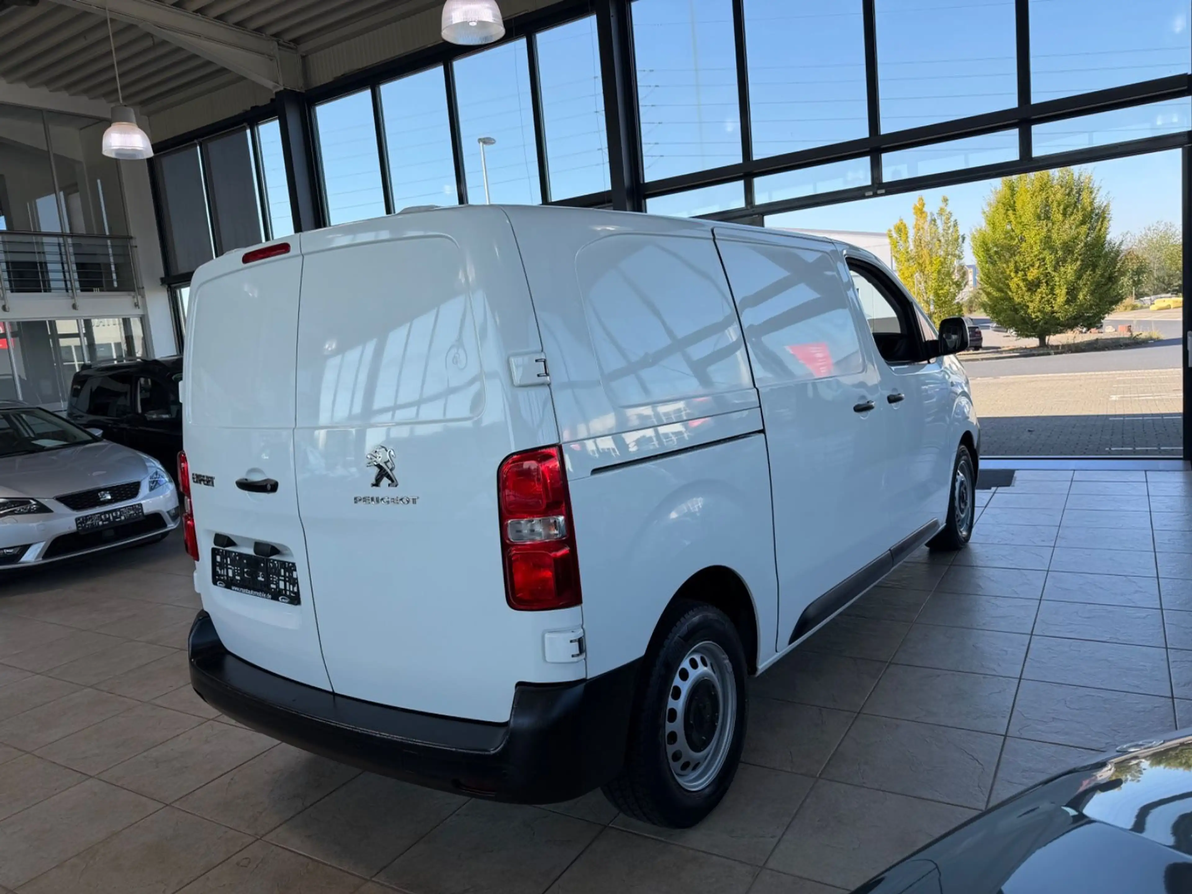 Peugeot Expert Premium L2 Isolierkastenwagen — photo 8