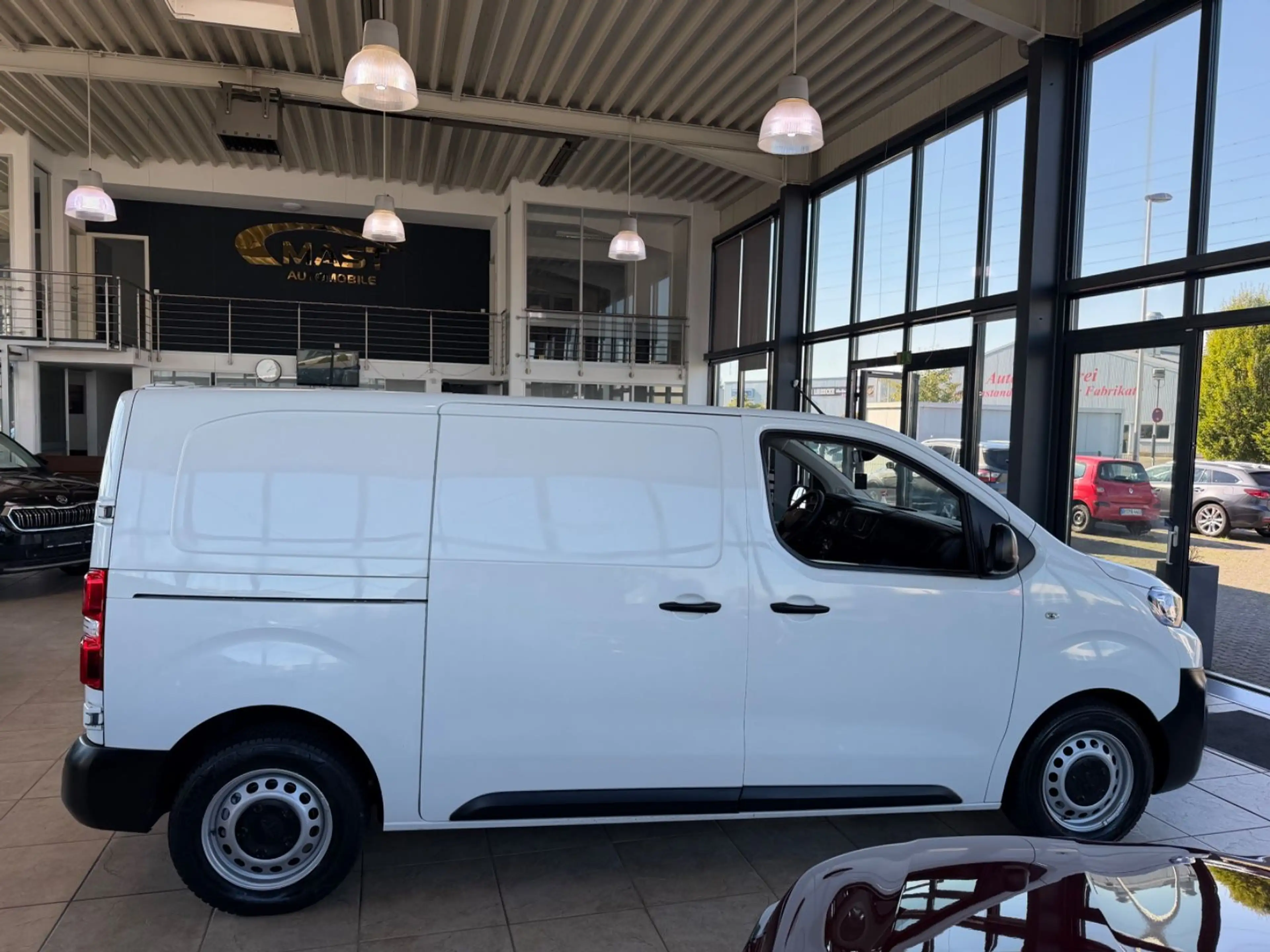 Peugeot Expert Premium L2 Isolierkastenwagen — photo 9