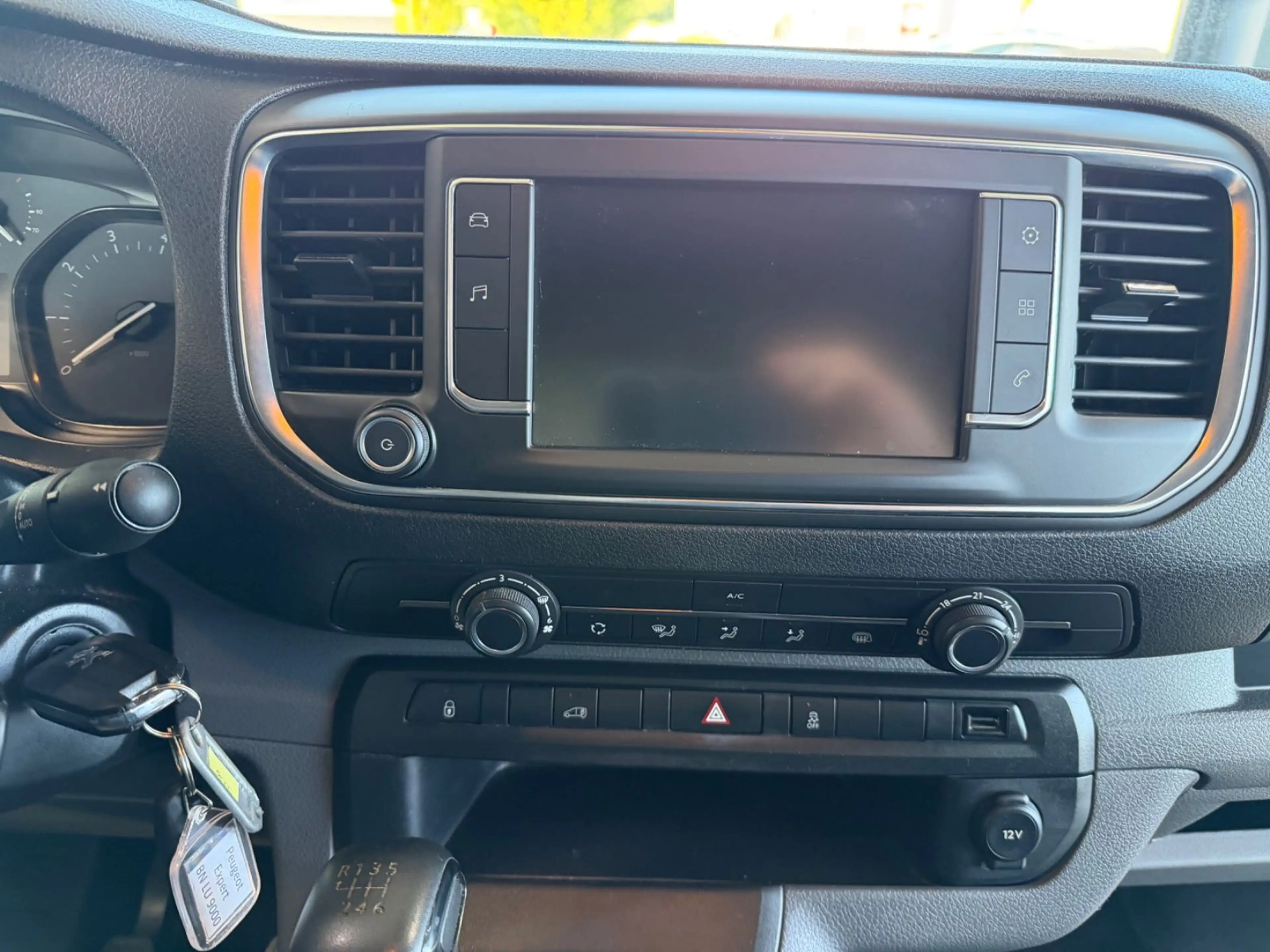 Peugeot Expert Premium L2 Isolierkastenwagen — photo 14