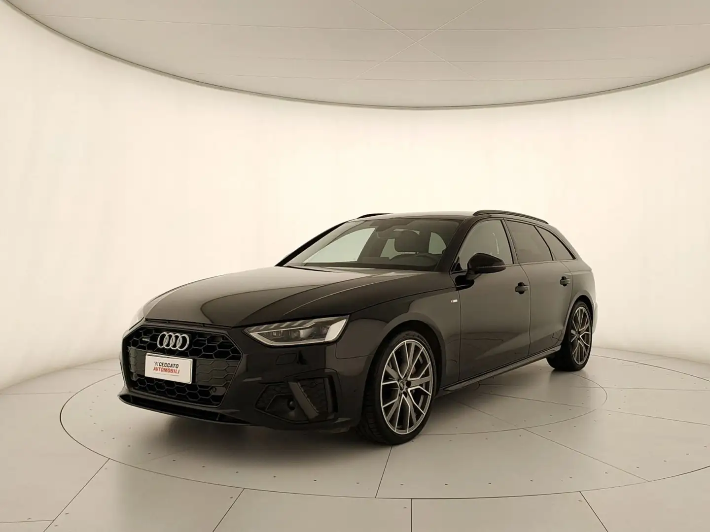 Audi A4 Avant 40 TDI quattro S tronic S line edition Zwart - 1